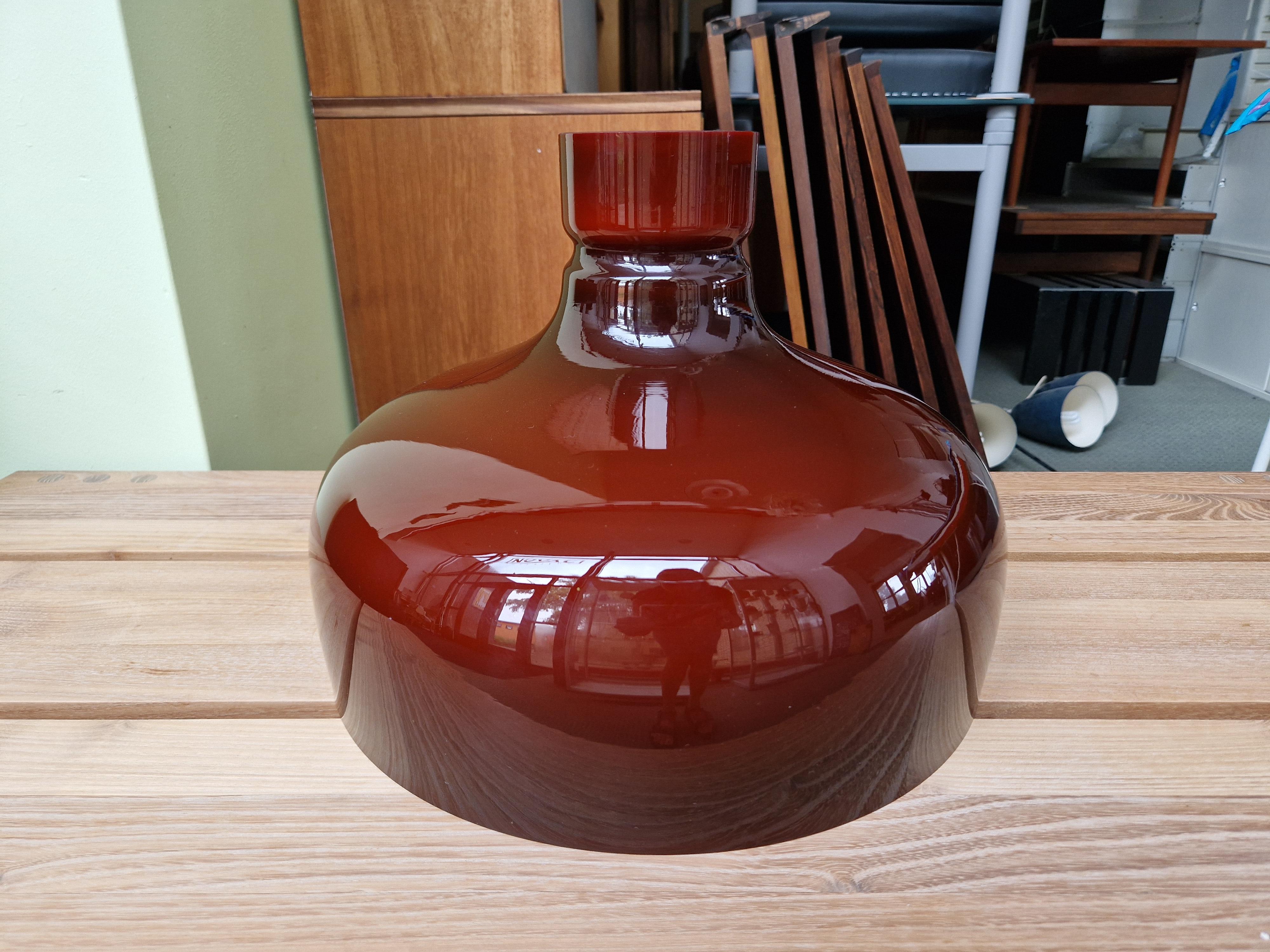 Vintage Pendelleuchte aus rot-braunem Glas, 1970er Jahre im Zustand „Gut“ im Angebot in Steenwijk, NL