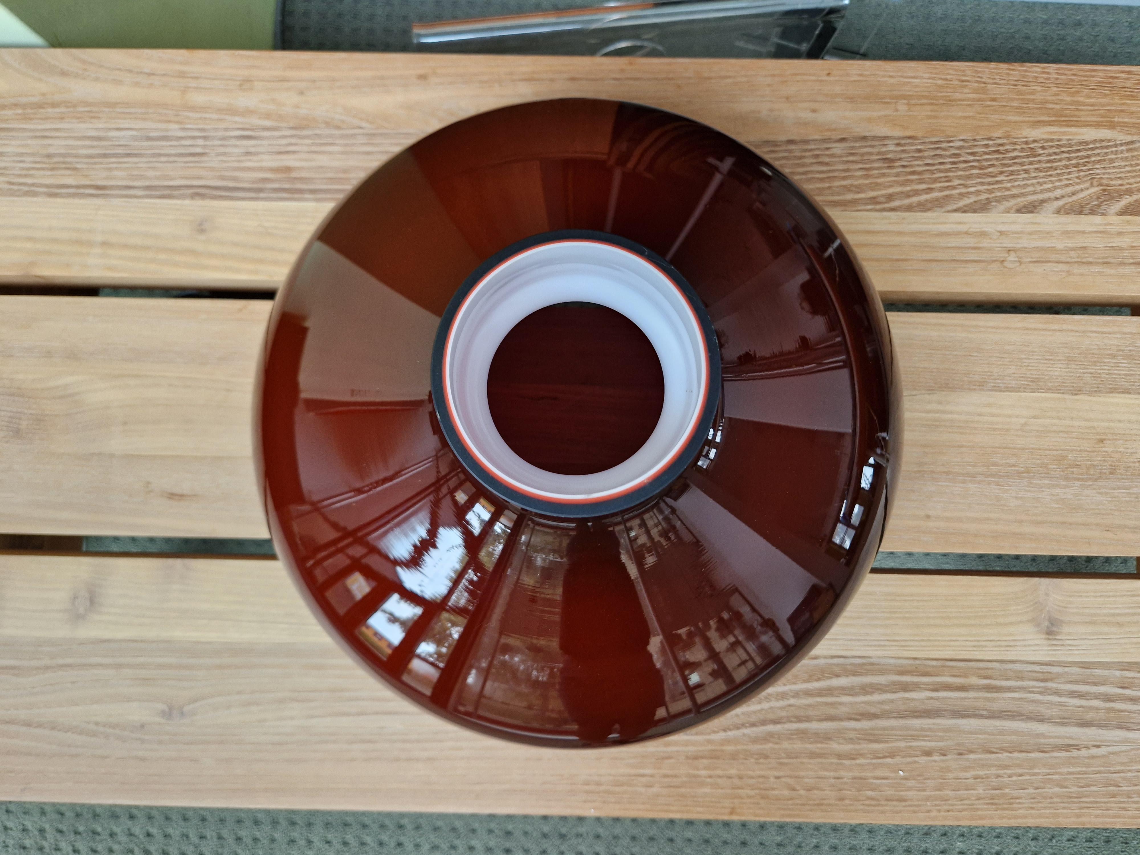 Vintage Pendelleuchte aus rot-braunem Glas, 1970er Jahre (Metall) im Angebot