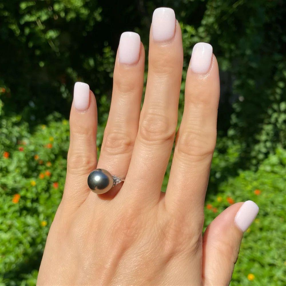 Modern Vintage Red Carpet 12.3mm Grey Pearl and Diamond Platinum Statement Ring For Sale