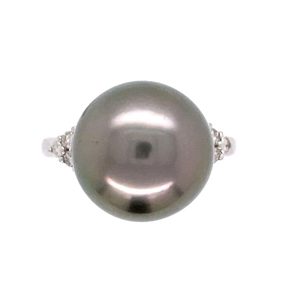 Vintage Red Carpet 12.3mm Grey Pearl and Diamond Platinum Statement Ring In Excellent Condition For Sale In Montreal, QC