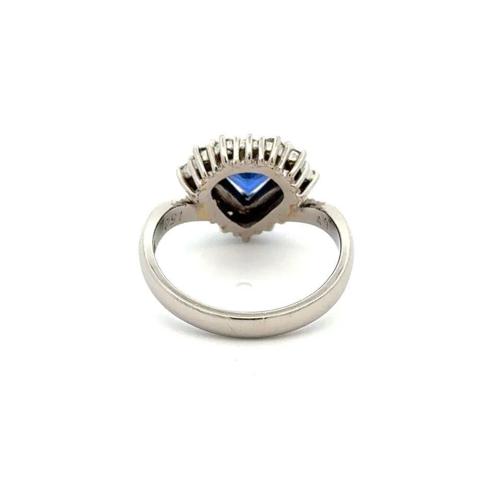 Anello da cocktail vintage Red Carpet 1,50 carati con zaffiro trilione e diamante in platino In condizioni ottime in vendita a Montreal, QC