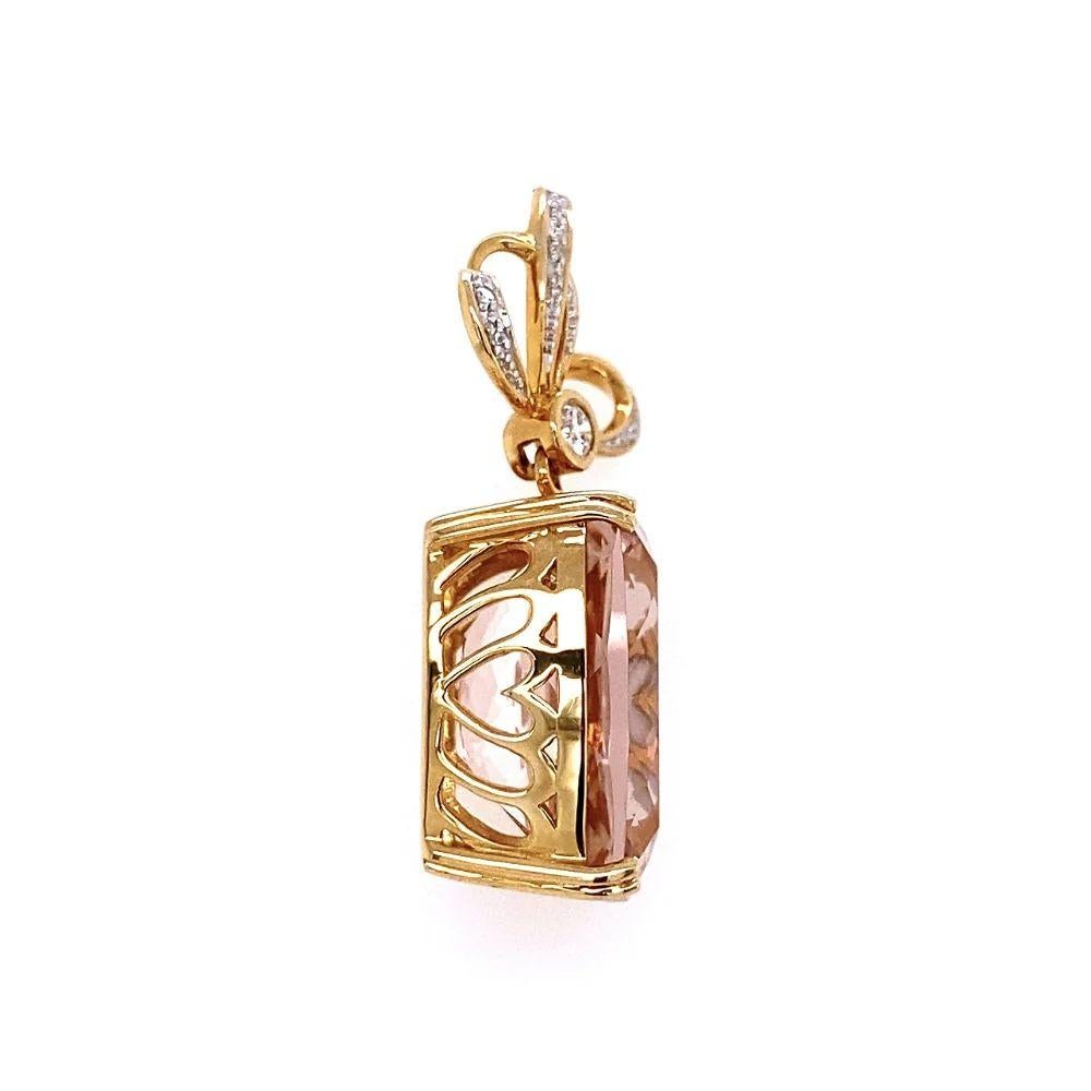 Moderno Ciondolo d'epoca Red Carpet in oro con Morganite e diamanti da 18.17 carati in vendita