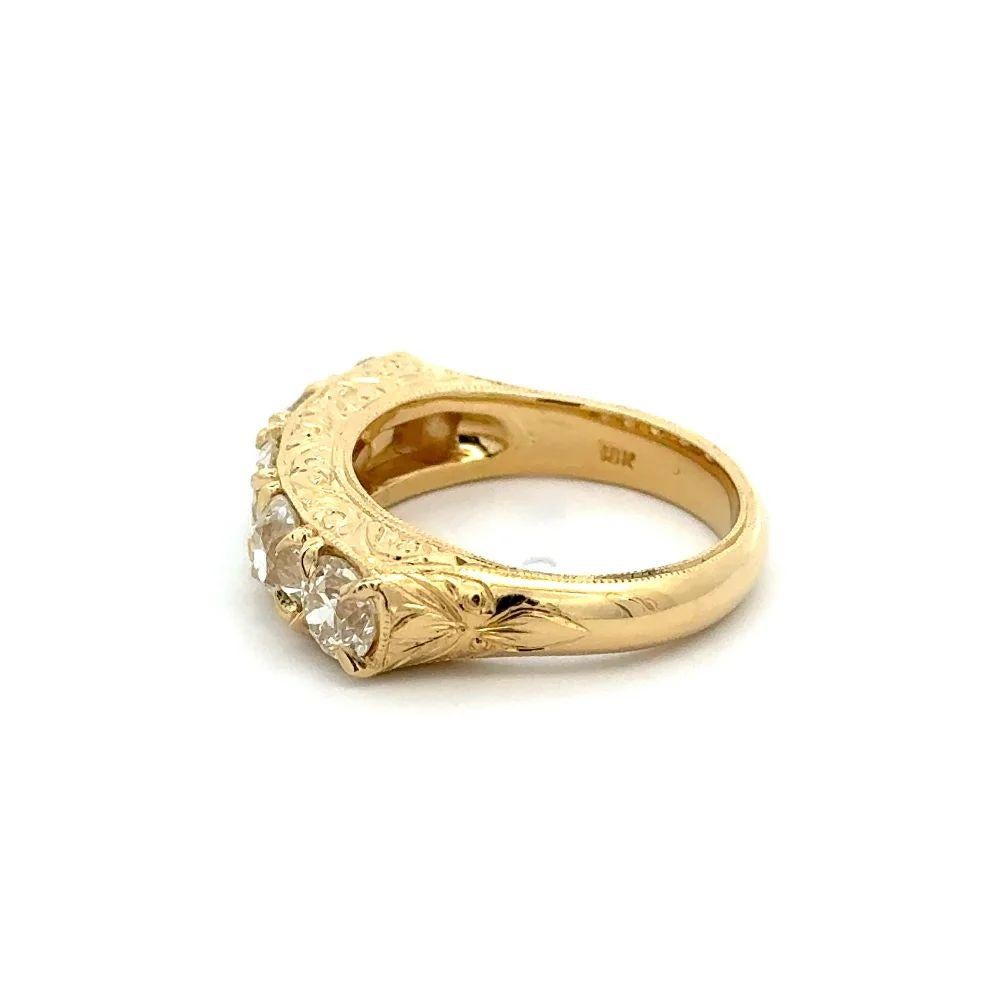 En vente :  Vintage Red Carpet 5 Stone Diamond Gold Engraved Band Statement Ring (Bague de déclaration) 7