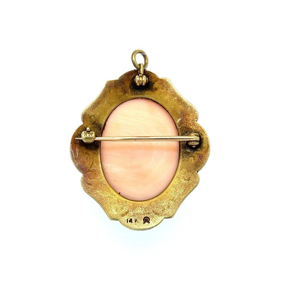 Vintage Red Carpet Carved Coral Engraved 2-Tone Gold Bezel Pendant Brooch Pin In Excellent Condition For Sale In Montreal, QC