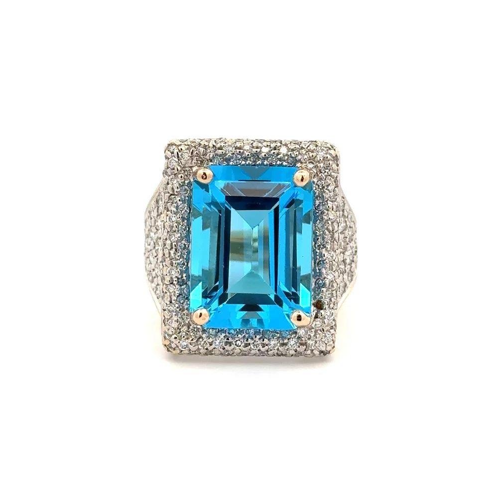 Vintage Red Carpet Emerald Cut Blue Topaz and Diamond Gold Statement Ring In Excellent Condition For Sale In Montreal, QC