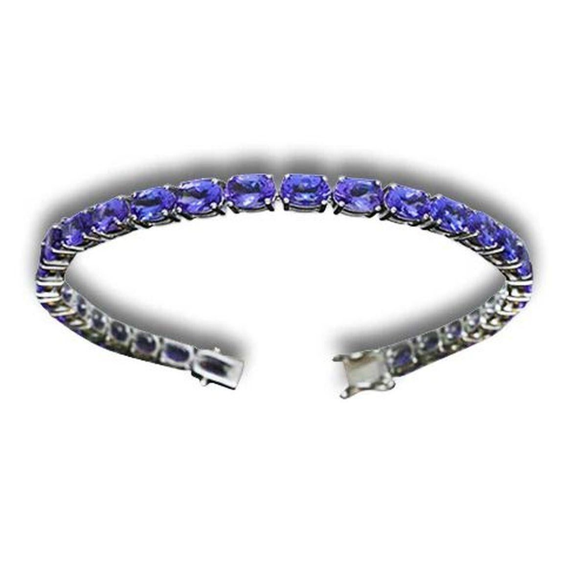 Vintage Red Carpet Tanzanite Gemstone Gold Bracelet In Excellent Condition For Sale In Montreal, QC