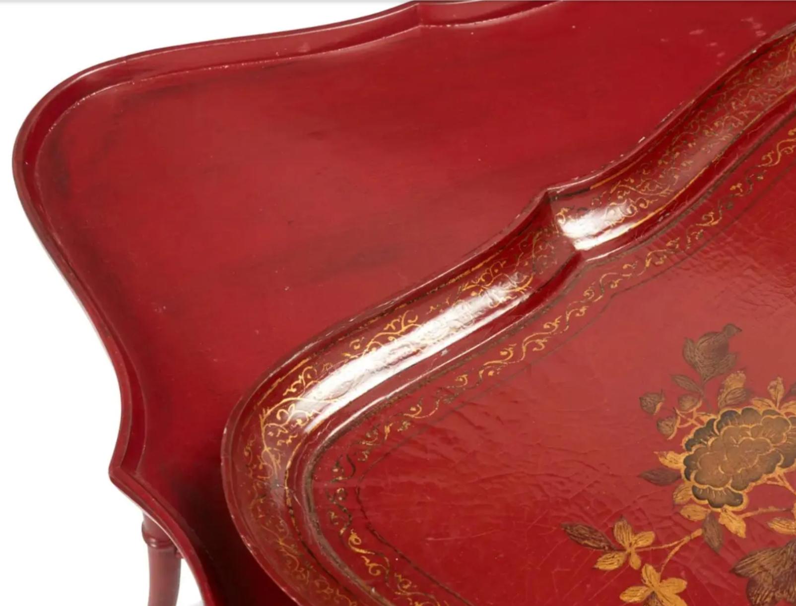 20ième siècle Table basse vintage rouge avec plateau et faux bambou chinoiserie en vente