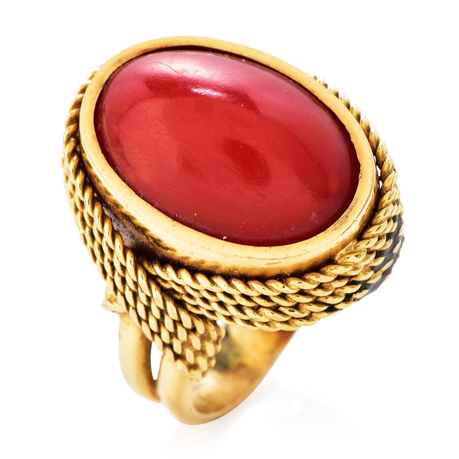 Vintage Red Coral 18K Gold Oval Cocktail Ring In Excellent Condition In Miami, FL