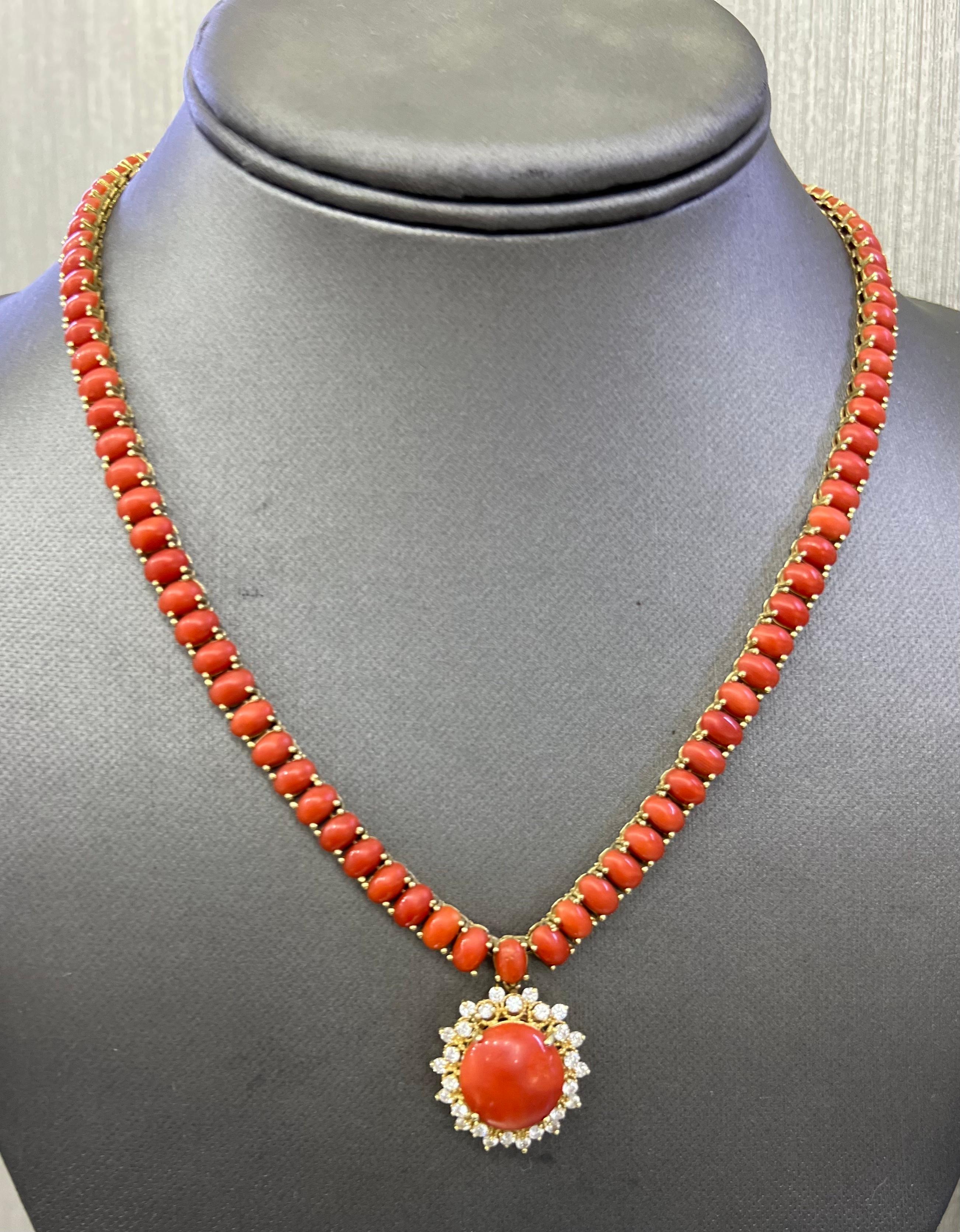 Colgante Collar Vintage Coral Rojo y Diamantes Oro Amarillo 14k en venta 1
