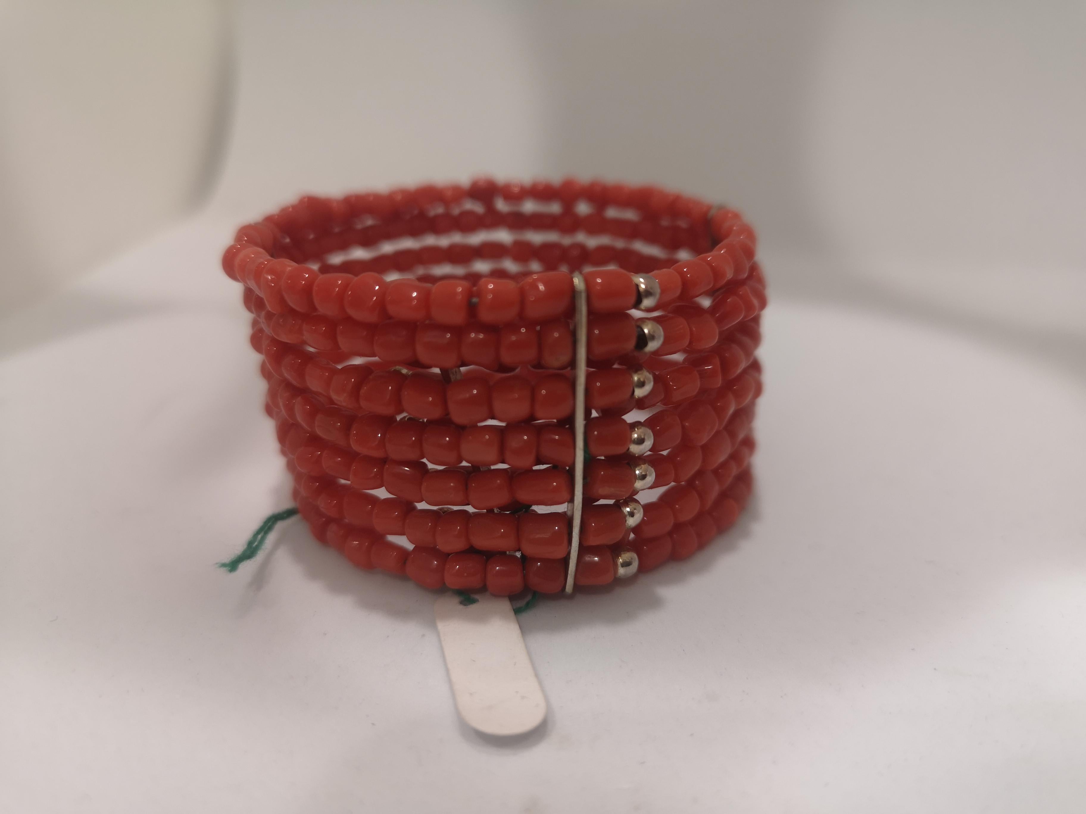 Vintage red coral silver bracelet In Excellent Condition For Sale In Capri, IT