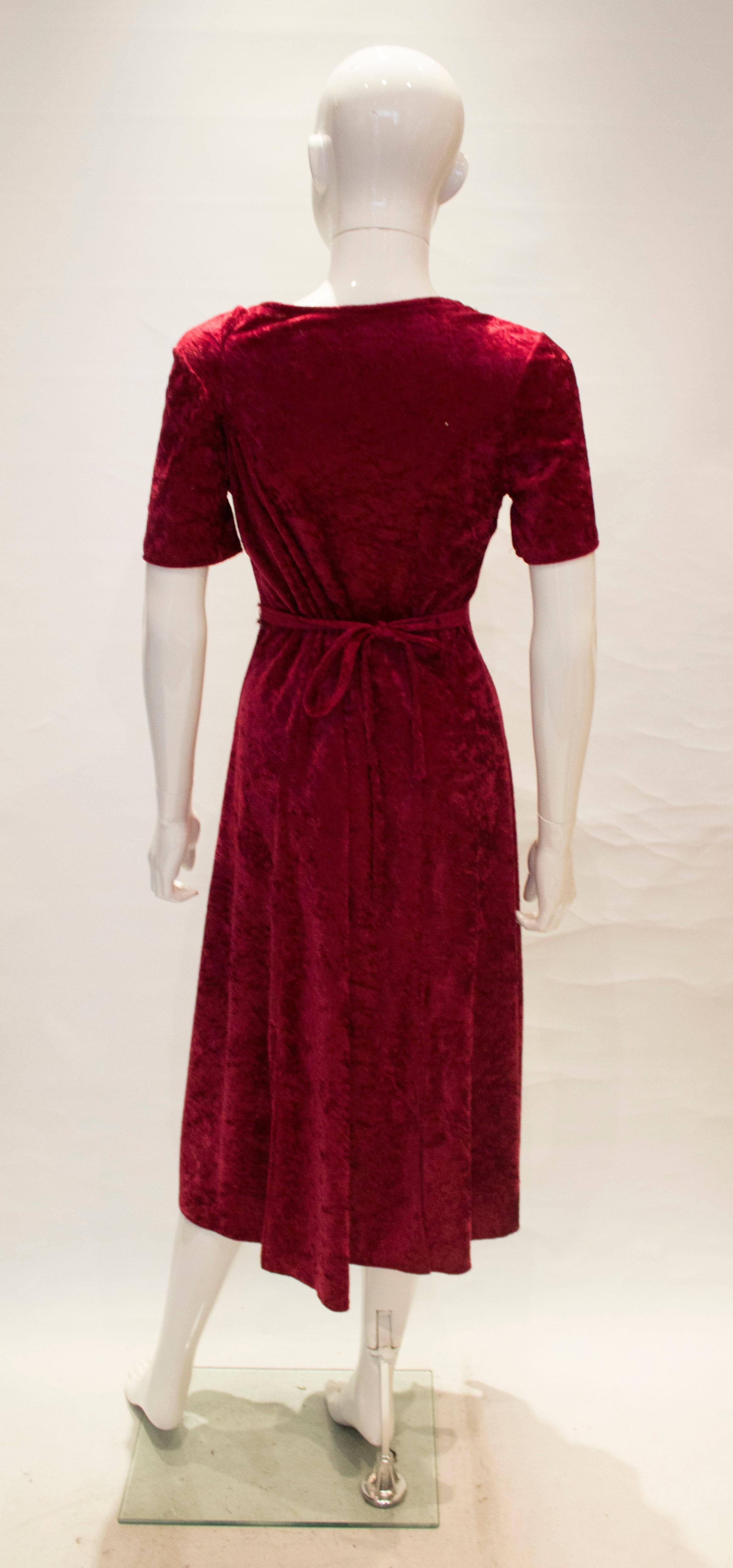 Vintage Red Crushed Velvet Dress In Good Condition In London, GB
