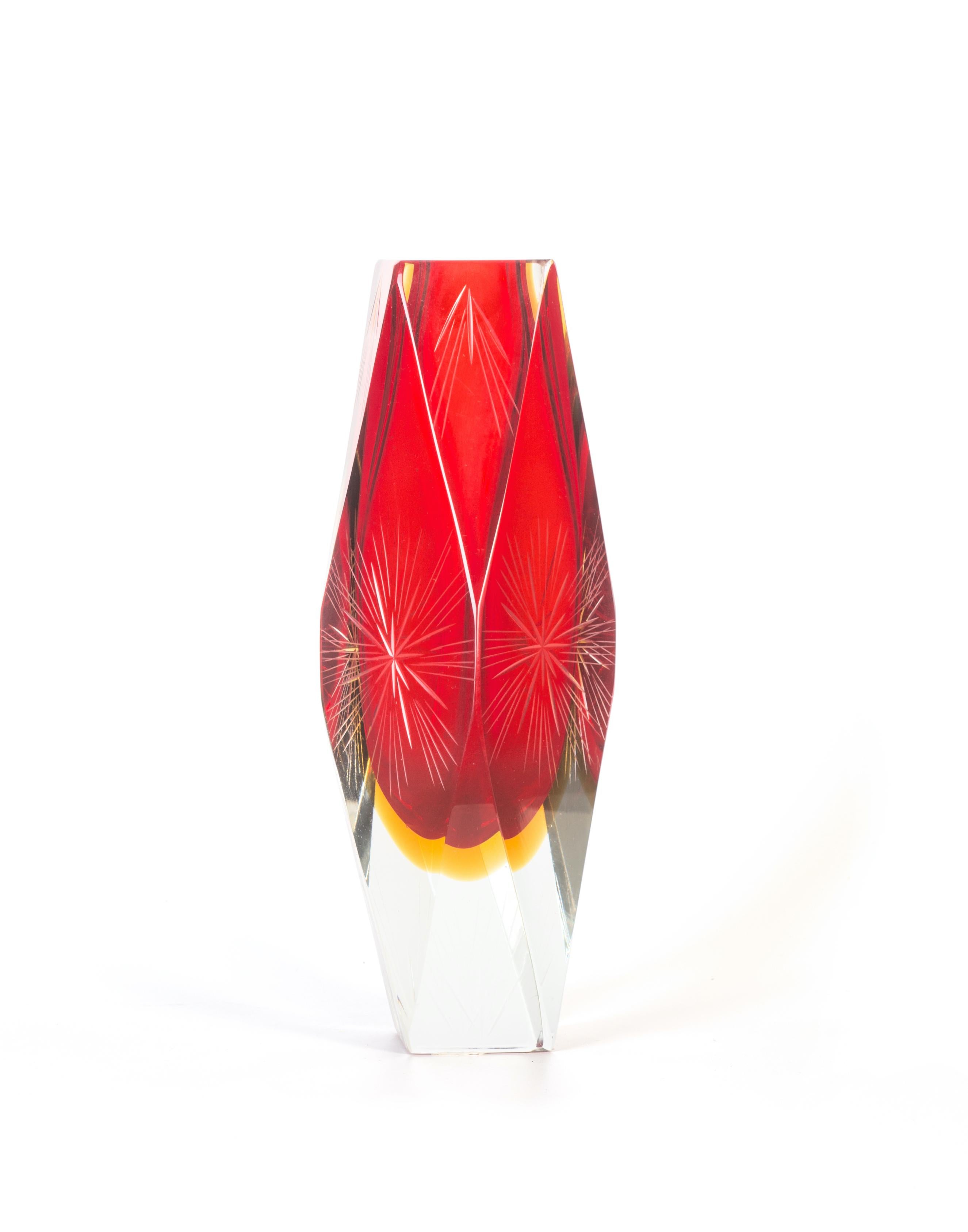Vintage Red Crystal Vase, Italy, 1970s In Good Condition For Sale In Roma, IT