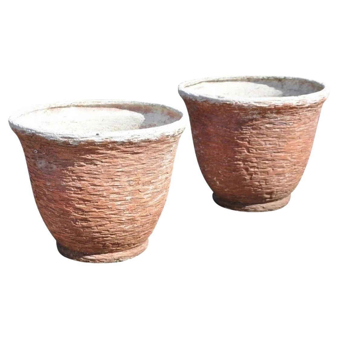 Vintage Rot Distress Paint Fiberglas Runde Garten Pflanzer Töpfe Faux Stein Paar im Angebot