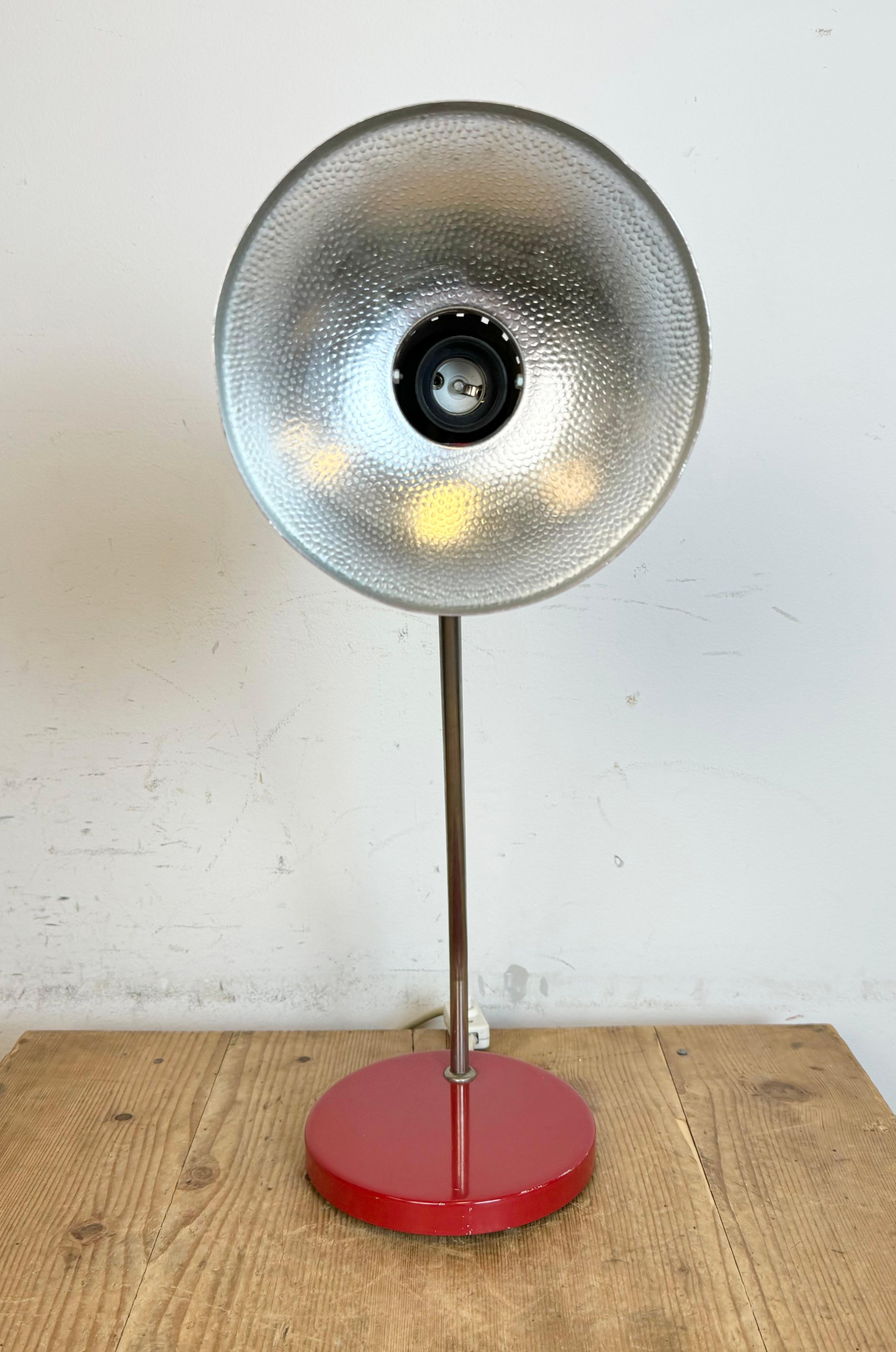 Vintage Red East German Table Lamp from AKA Leuchten, 1970s For Sale 10