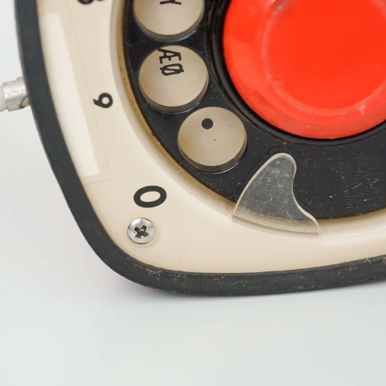 téléphone Ericsson rouge vintage, vers 1960 en vente 3