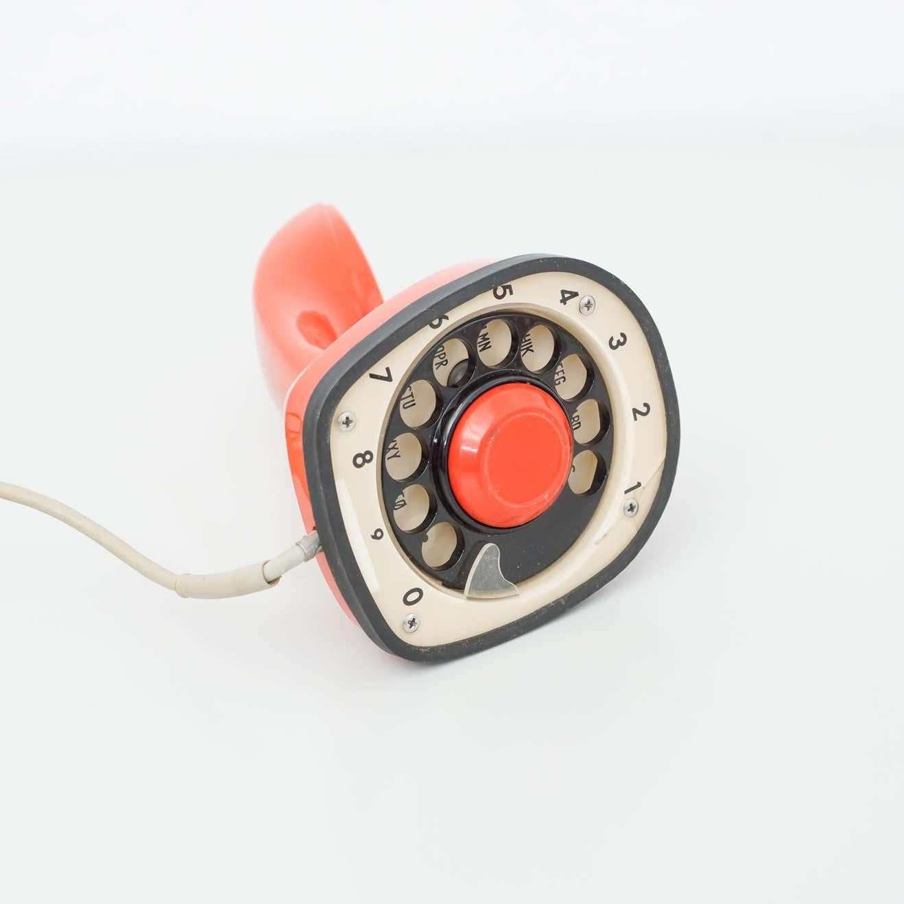 Plastique téléphone Ericsson rouge vintage, vers 1960 en vente
