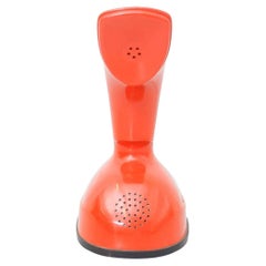 Teléfono Ericsson rojo vintage, circa 1960