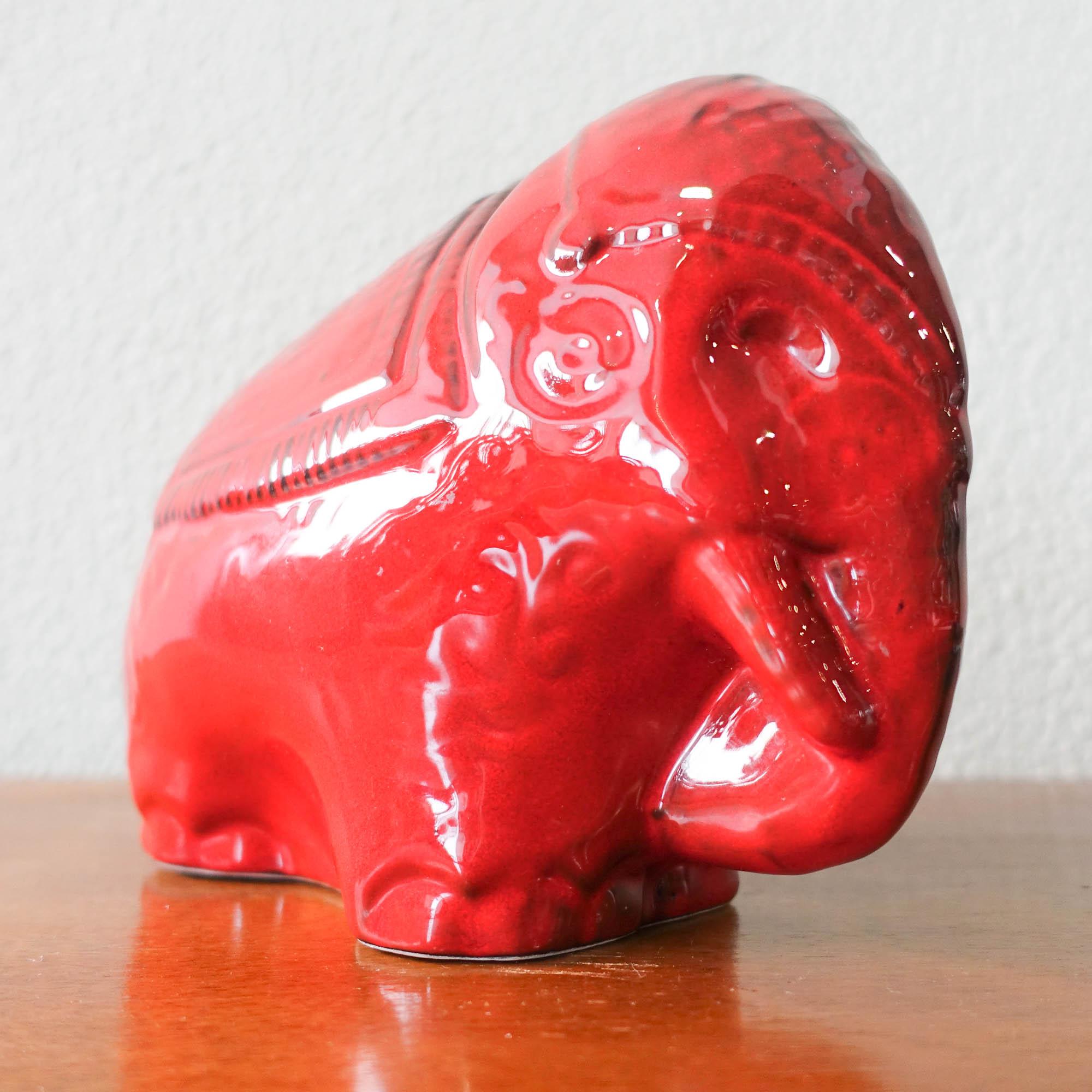 Vintage Red Glaze Ceramic Elephant in Bitossi Style, 1970's In Good Condition For Sale In Lisboa, PT