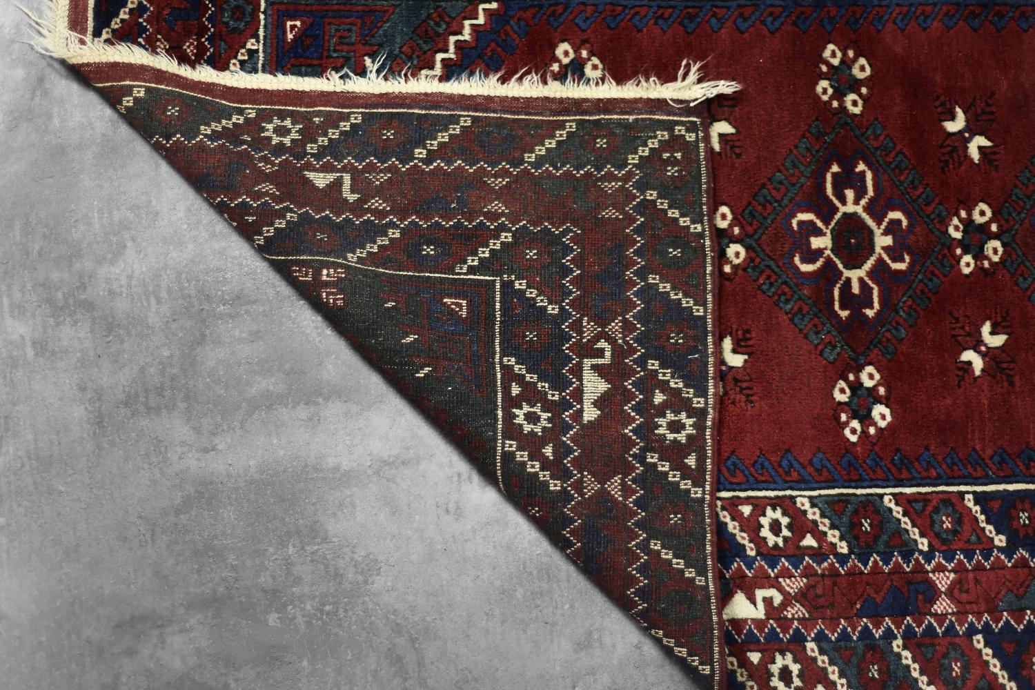 Roter handgewebter Orientteppich aus Afghanistan, 1970er Jahre im Angebot 5