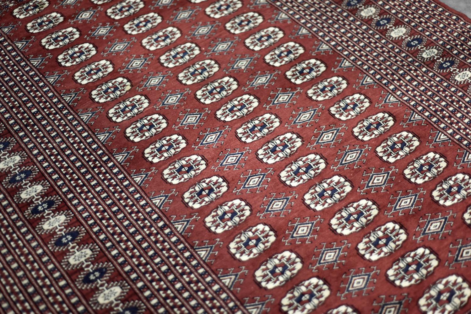 Vintage Red Hand-Woven Oriental Bokhara Rug, 1960s en vente 8