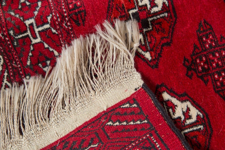 Vintage Red Hand Woven Oriental Rug For Sale at 1stDibs