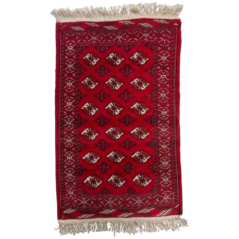 Vintage Red Hand Woven Oriental Rug For Sale at 1stDibs
