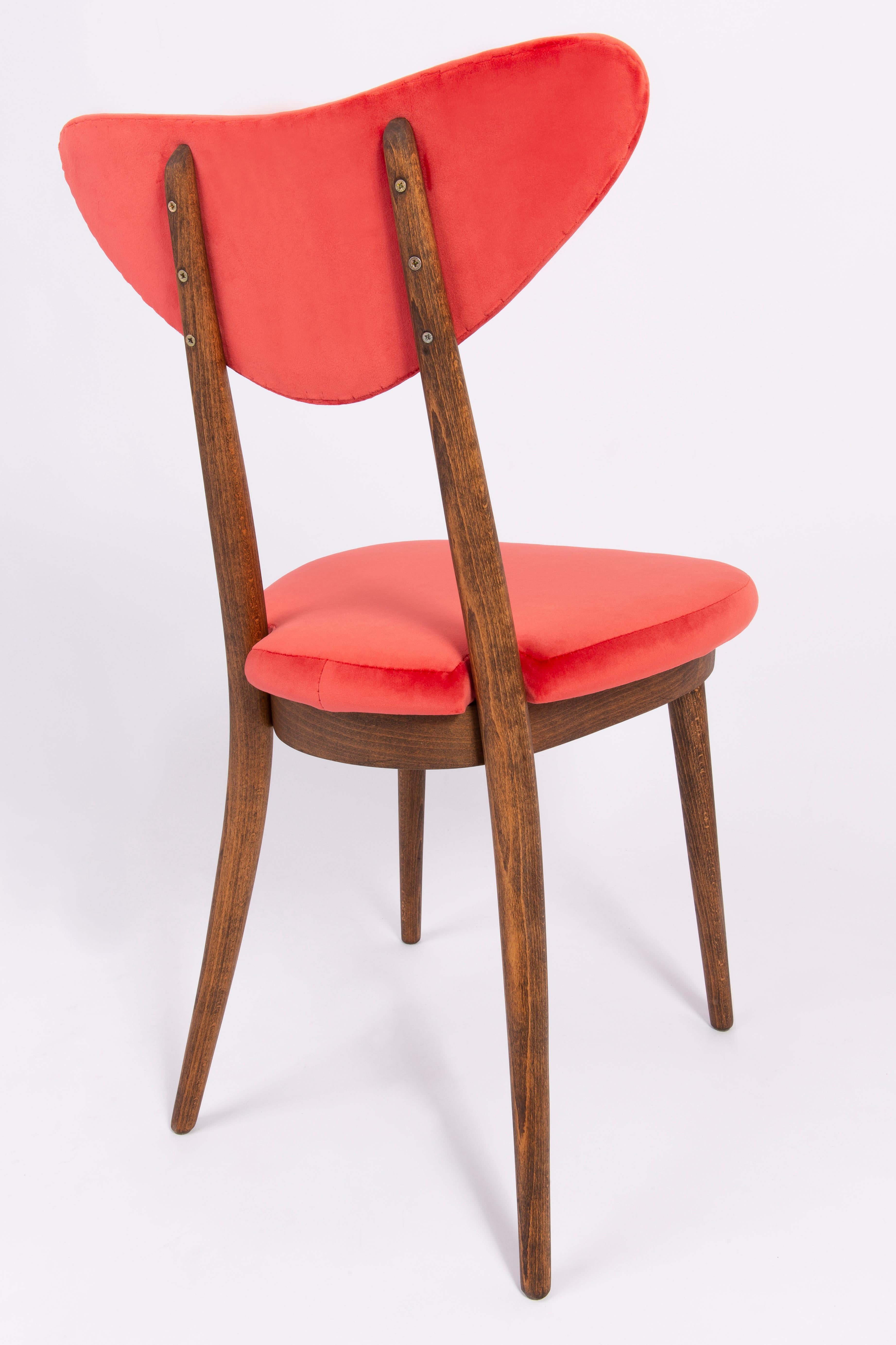 Vintage-Stuhl aus rotem Herz-Samt, Polen, 1960er Jahre (Handgefertigt) im Angebot