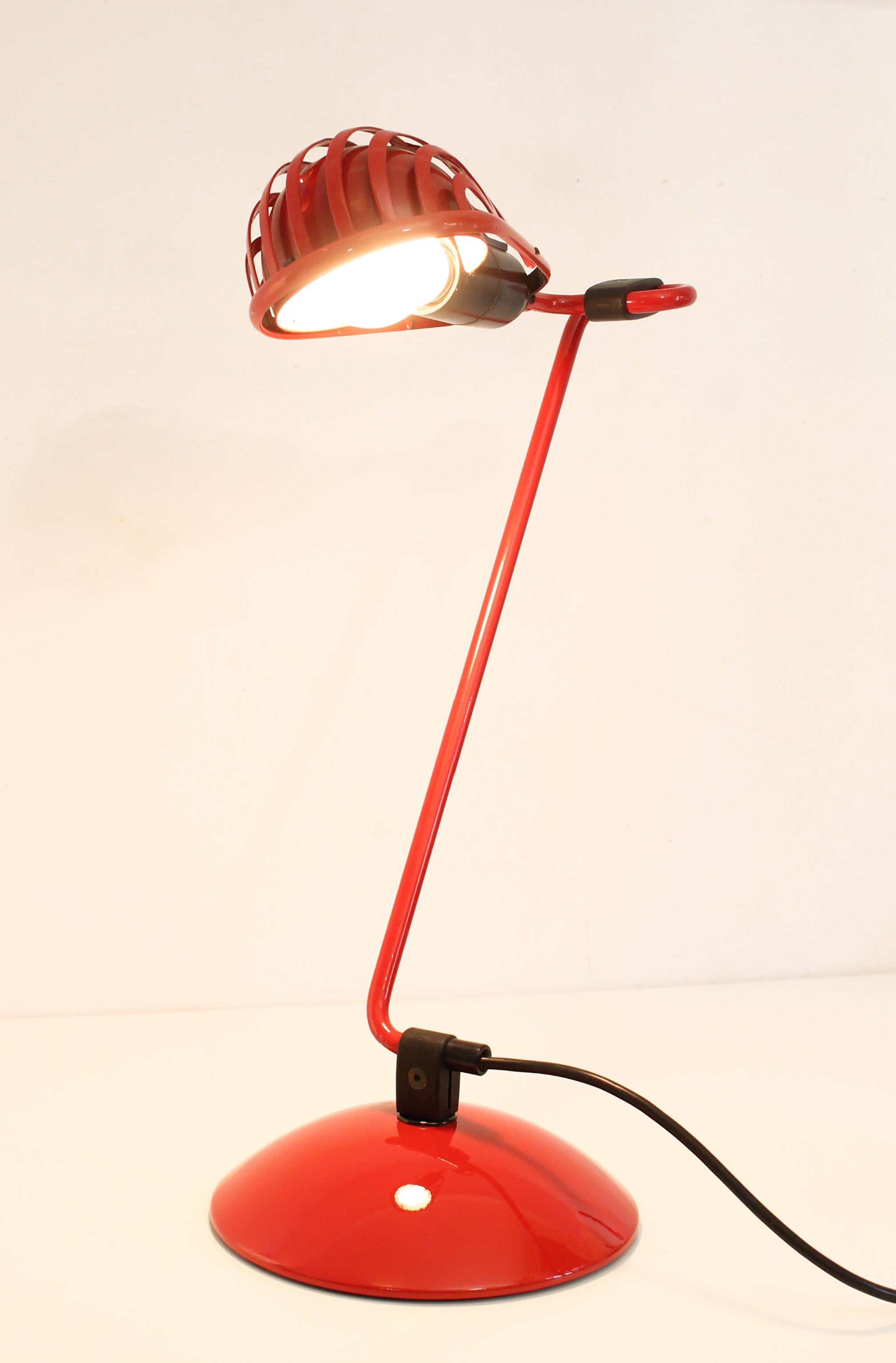 Vintage red Igloo desk lamp by Tommaso Cimini for Lumina, 1980s. Excellent!!  For Sale 3