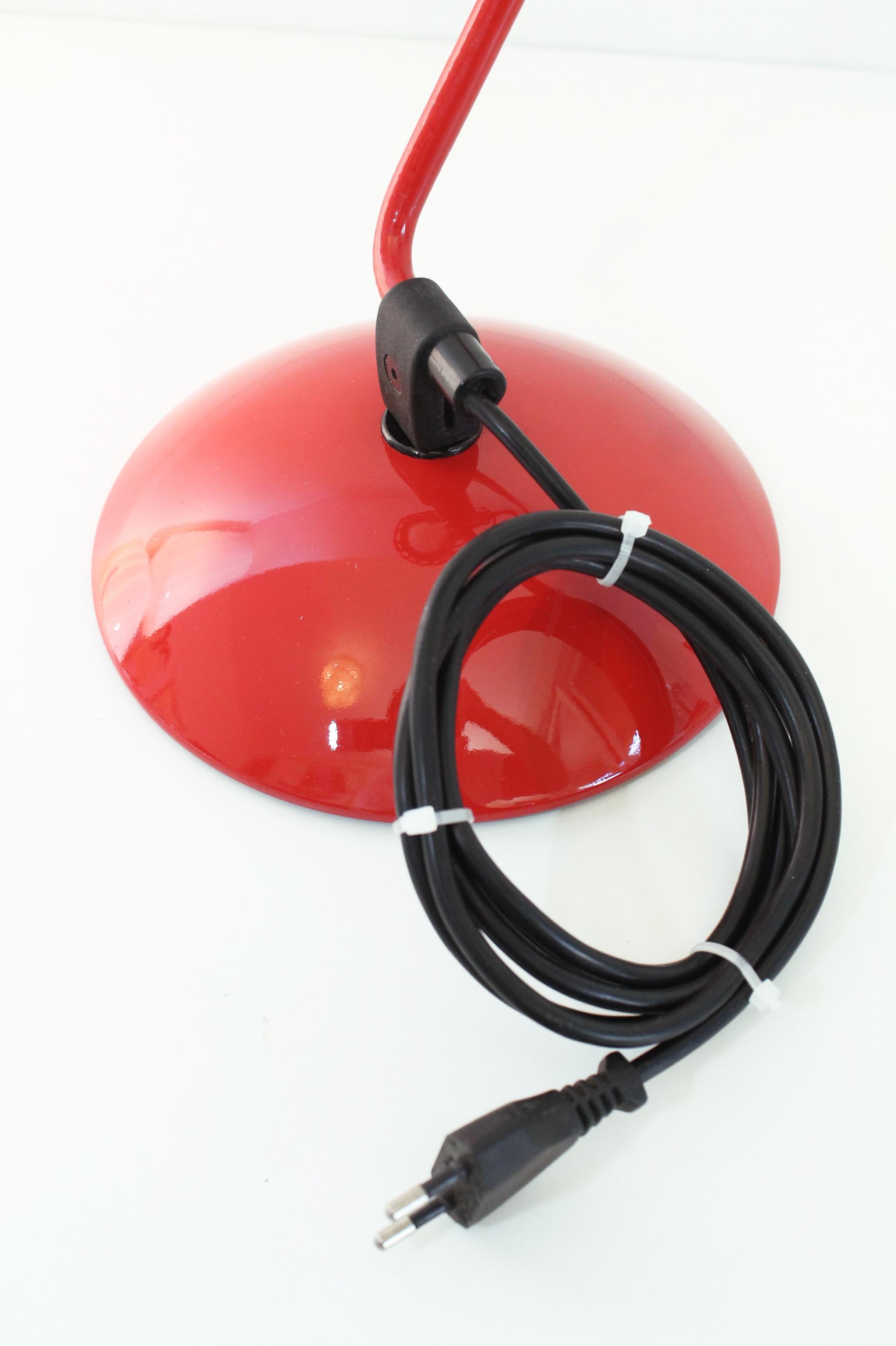 Vintage red Igloo desk lamp by Tommaso Cimini for Lumina, 1980s. Excellent!!  For Sale 5