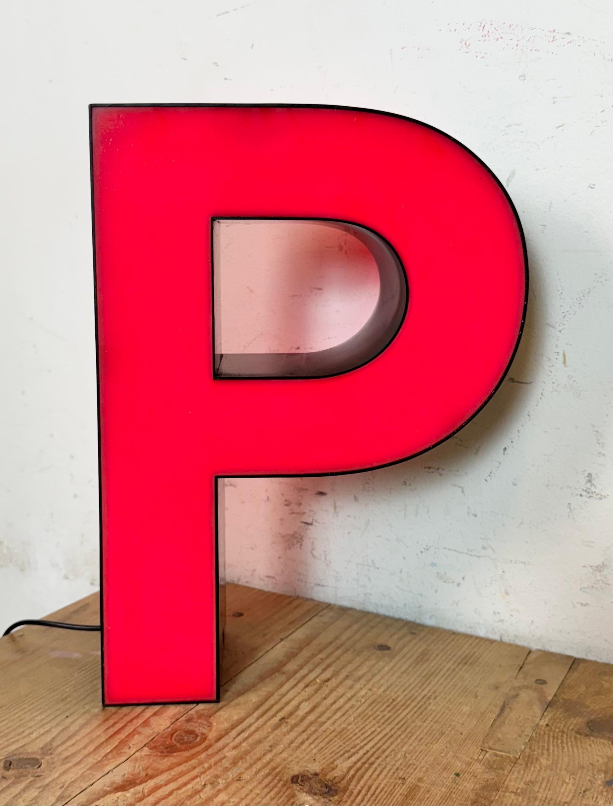 Vintage Rot beleuchteter Buchstabe P , 1970er Jahre im Angebot 6