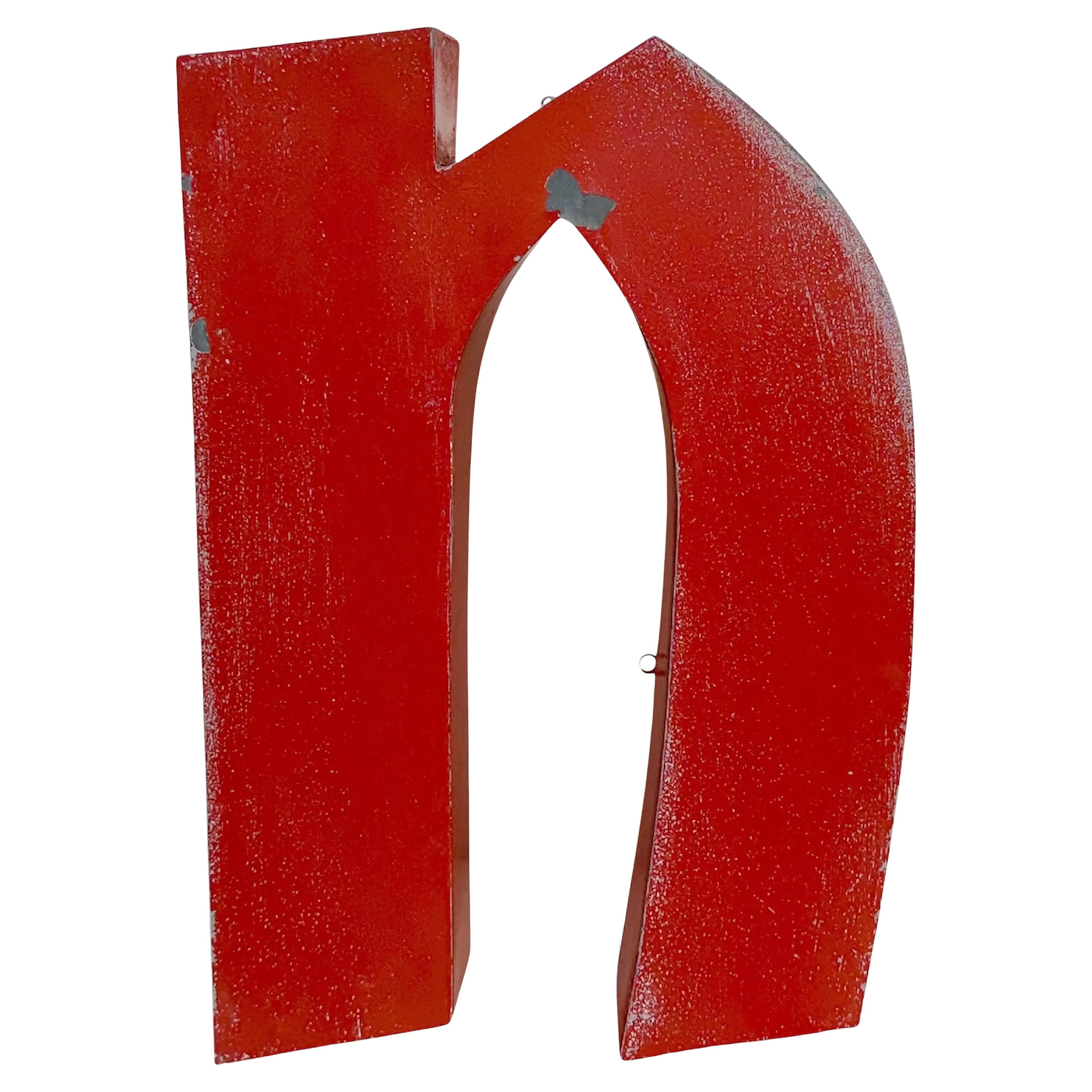 Fachada vintage de hierro rojo Letra N, años 70