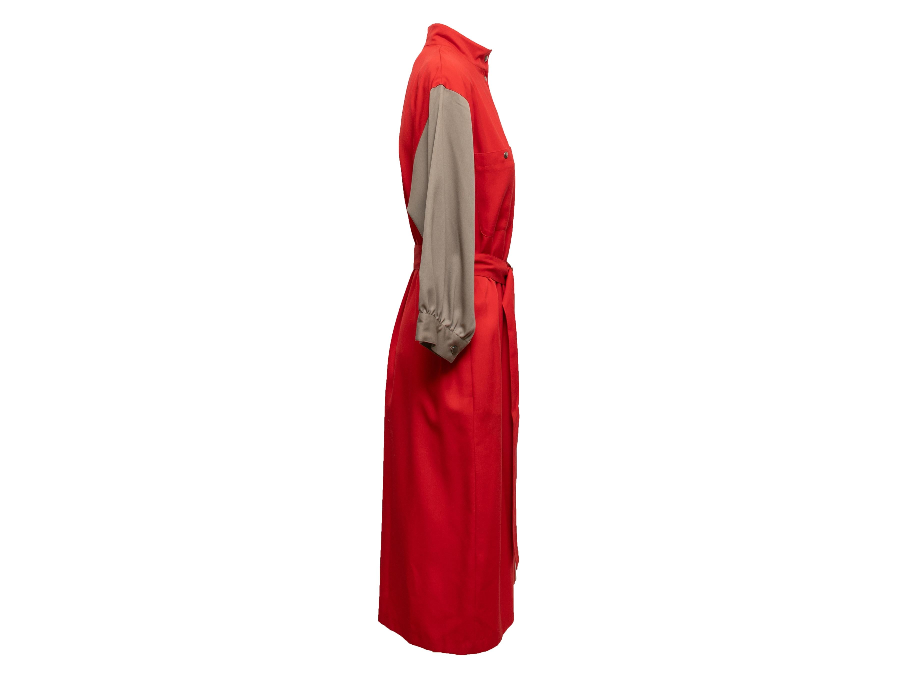 Rot & Khaki Louis Feraud Vintage Kleid mit Gürtel Größe FR 42 im Zustand „Gut“ im Angebot in New York, NY