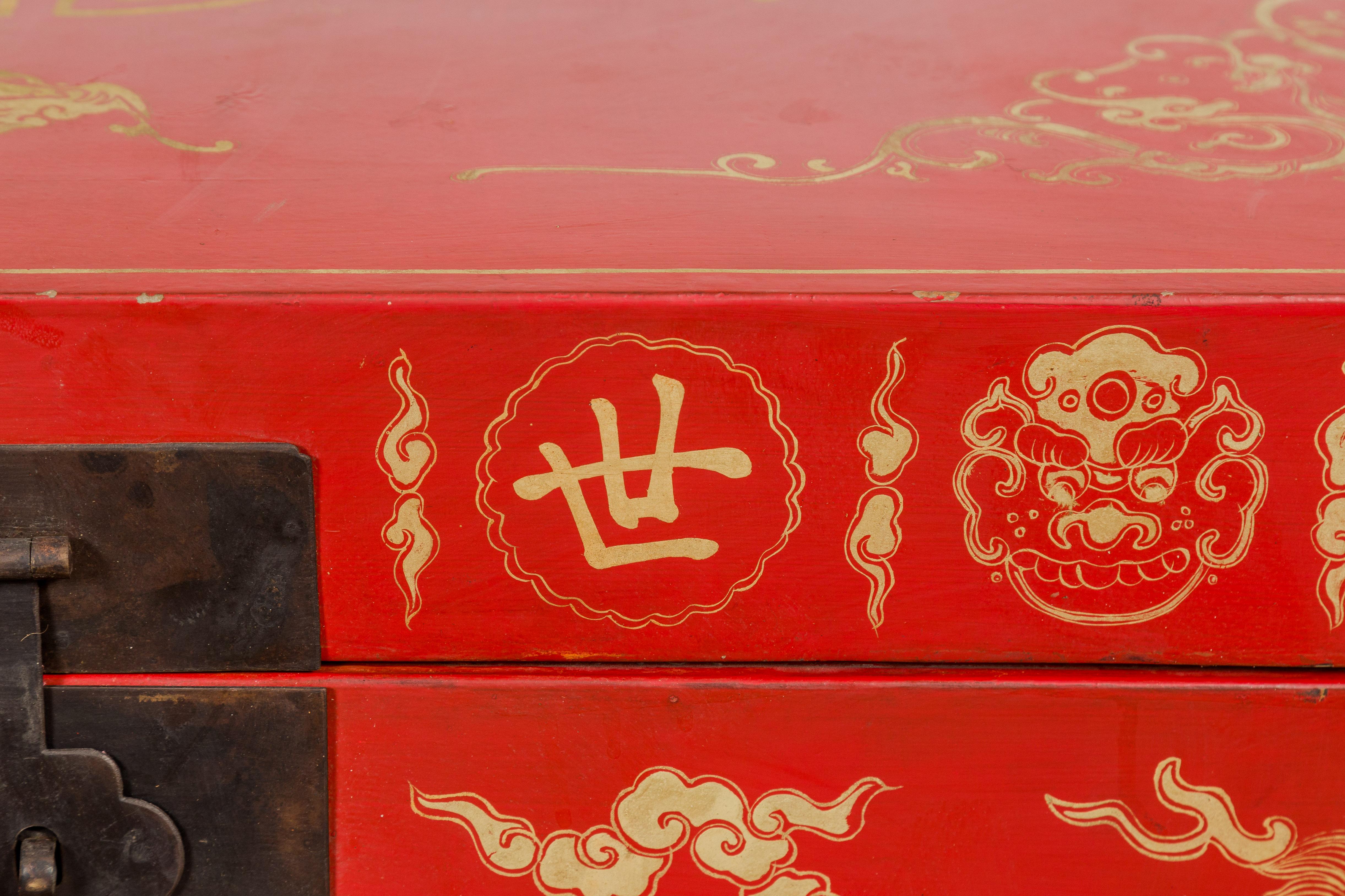 Vintage Red Lacquer Blanket Chest with Gilded Bat, Guardian Lion, Cloud Motifs For Sale 3