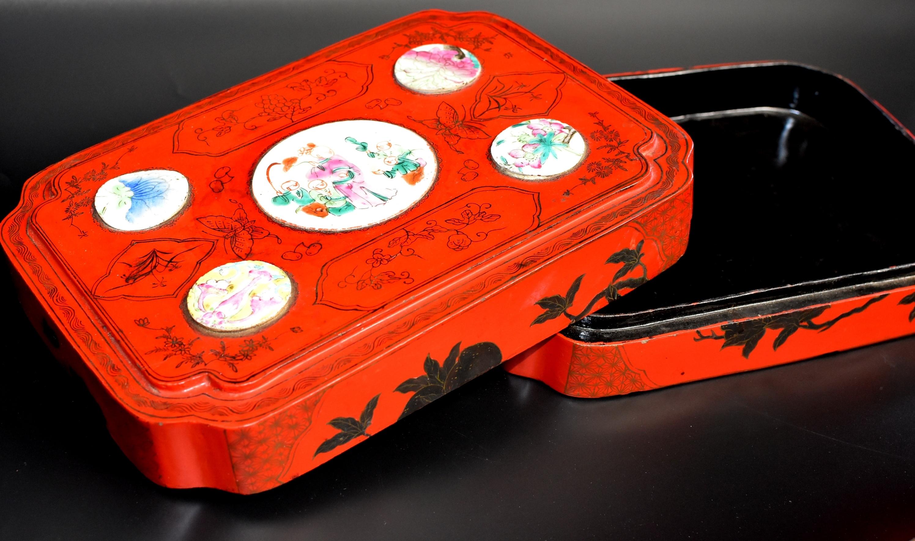 Vintage Red Lacquered Chinese Box with Antique Porcelains 8