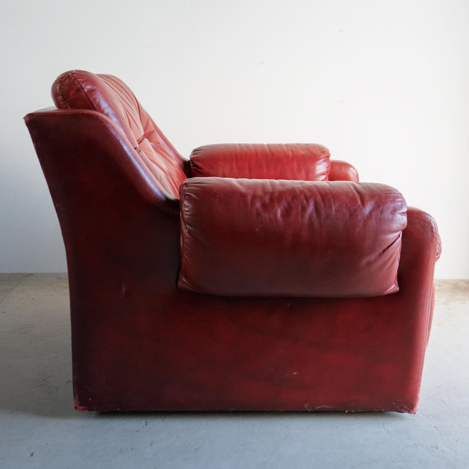 Vintage Red Leather Armchair And Footstool, Mid 20th Century Chair For Sale 4