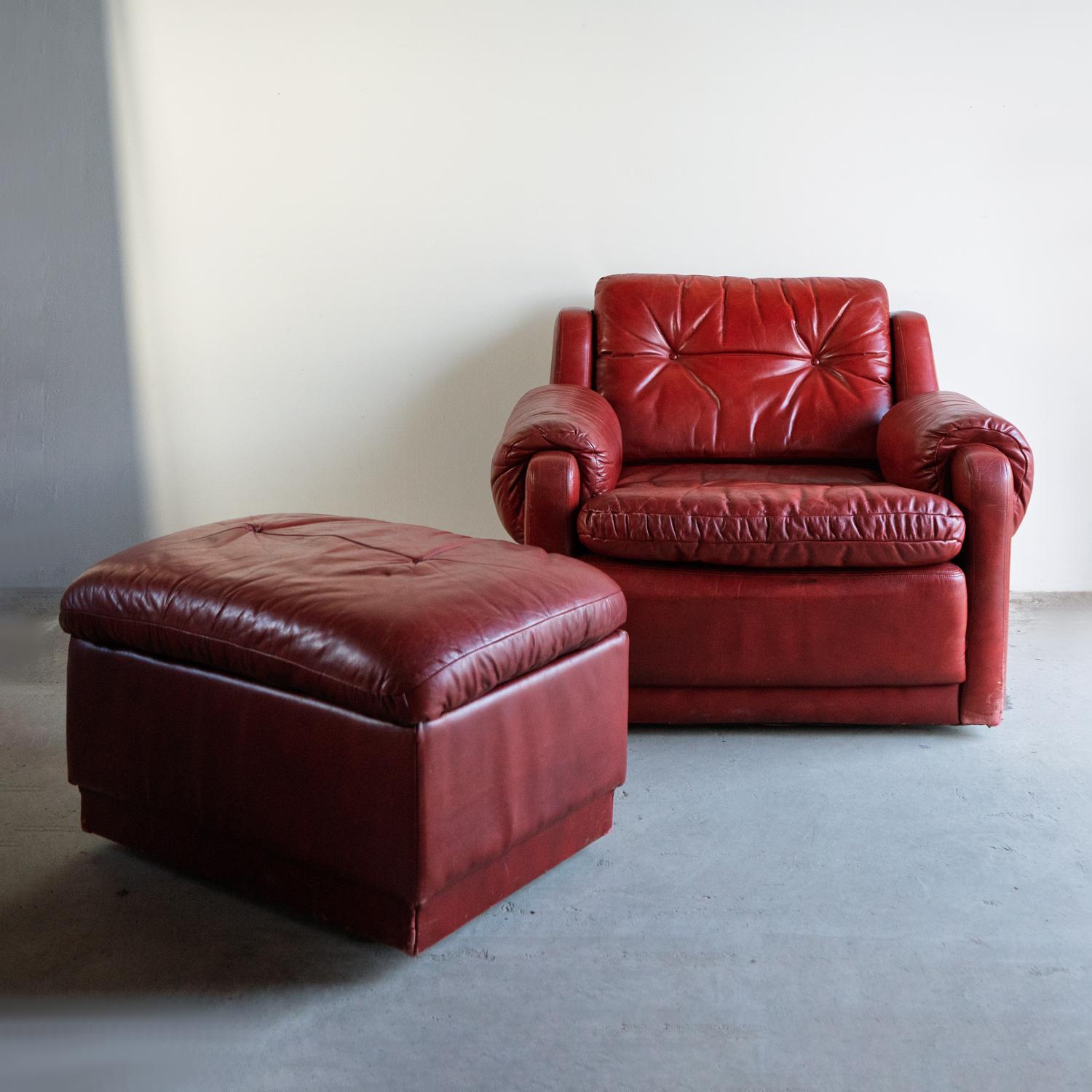 Vintage Red Leather Armchair And Footstool, Mid 20th Century Chair For Sale 7