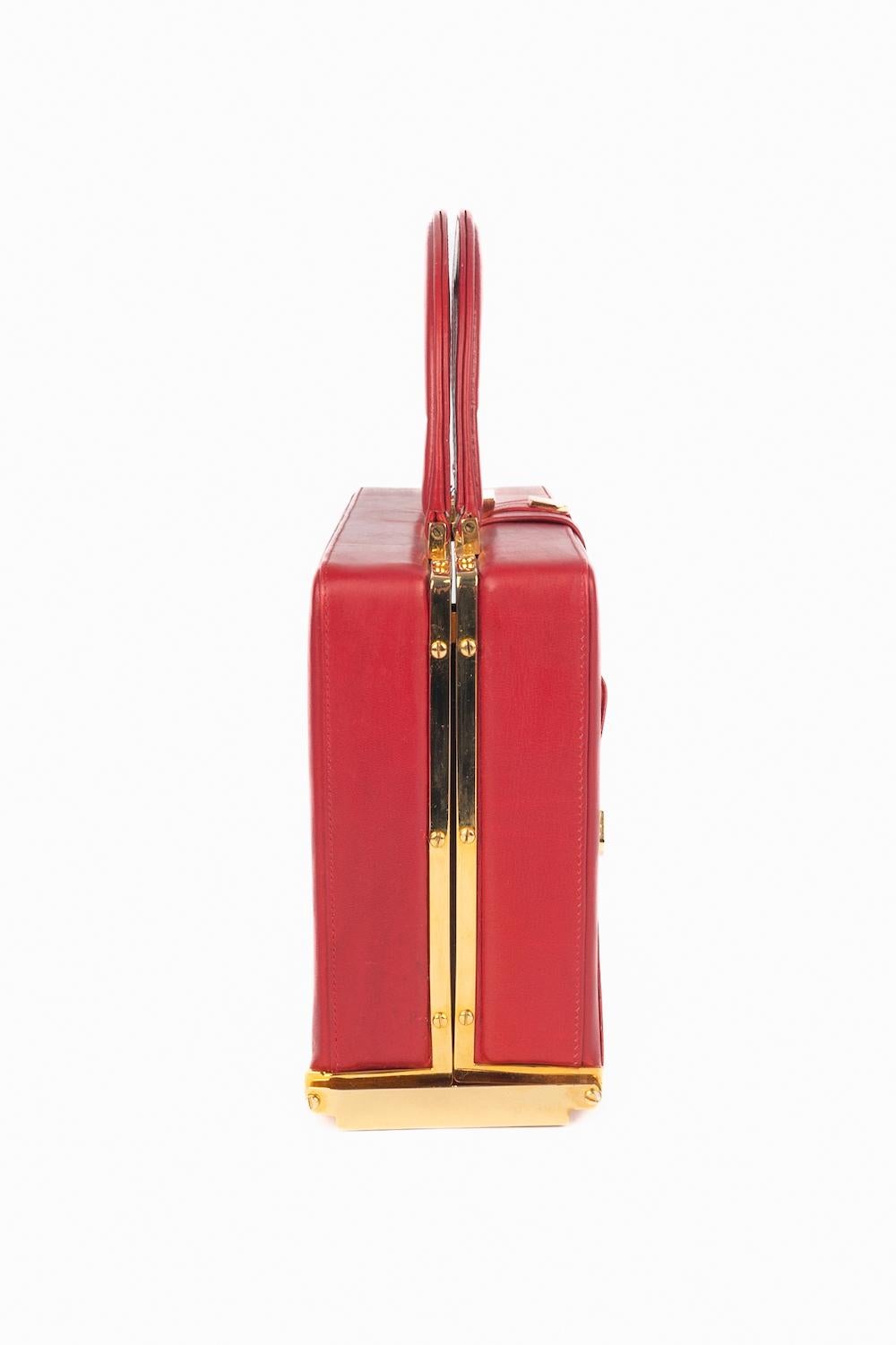 Sac en cuir rouge vintage Pour femmes en vente