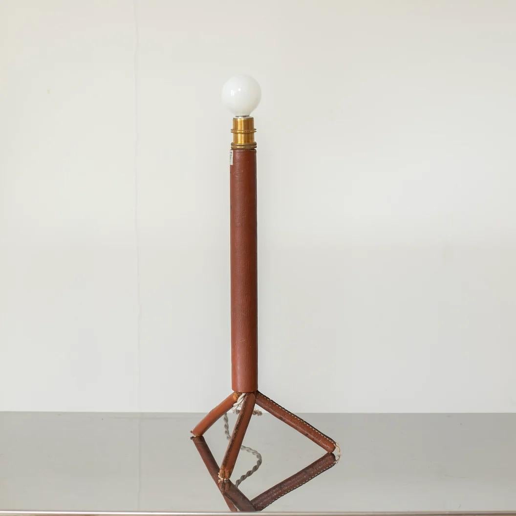 Vintage rot Leder Schreibtisch Licht (20. Jahrhundert) im Angebot