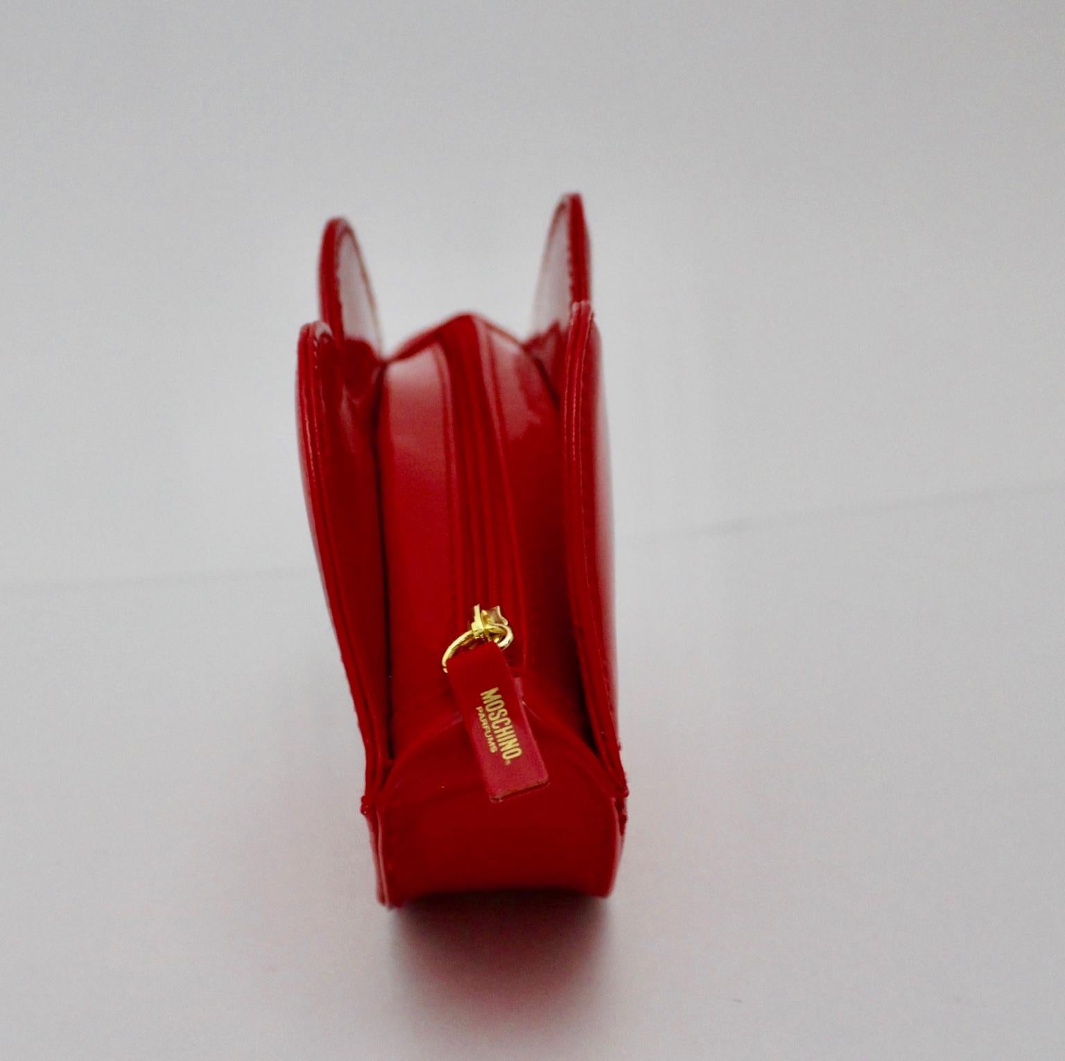 Moschino Parfum Vintage Red Lips Clutch Pop Art La Bocca Italy 1990s In Good Condition For Sale In Vienna, AT
