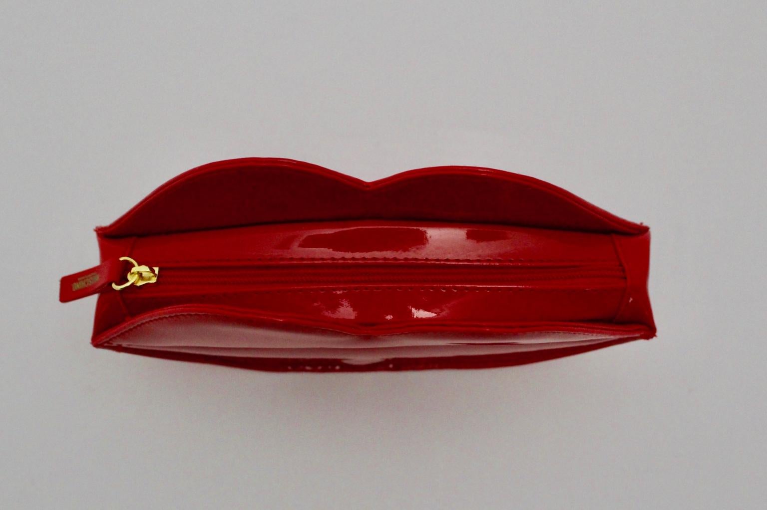 Women's Moschino Parfum Vintage Red Lips Clutch Pop Art La Bocca Italy 1990s For Sale