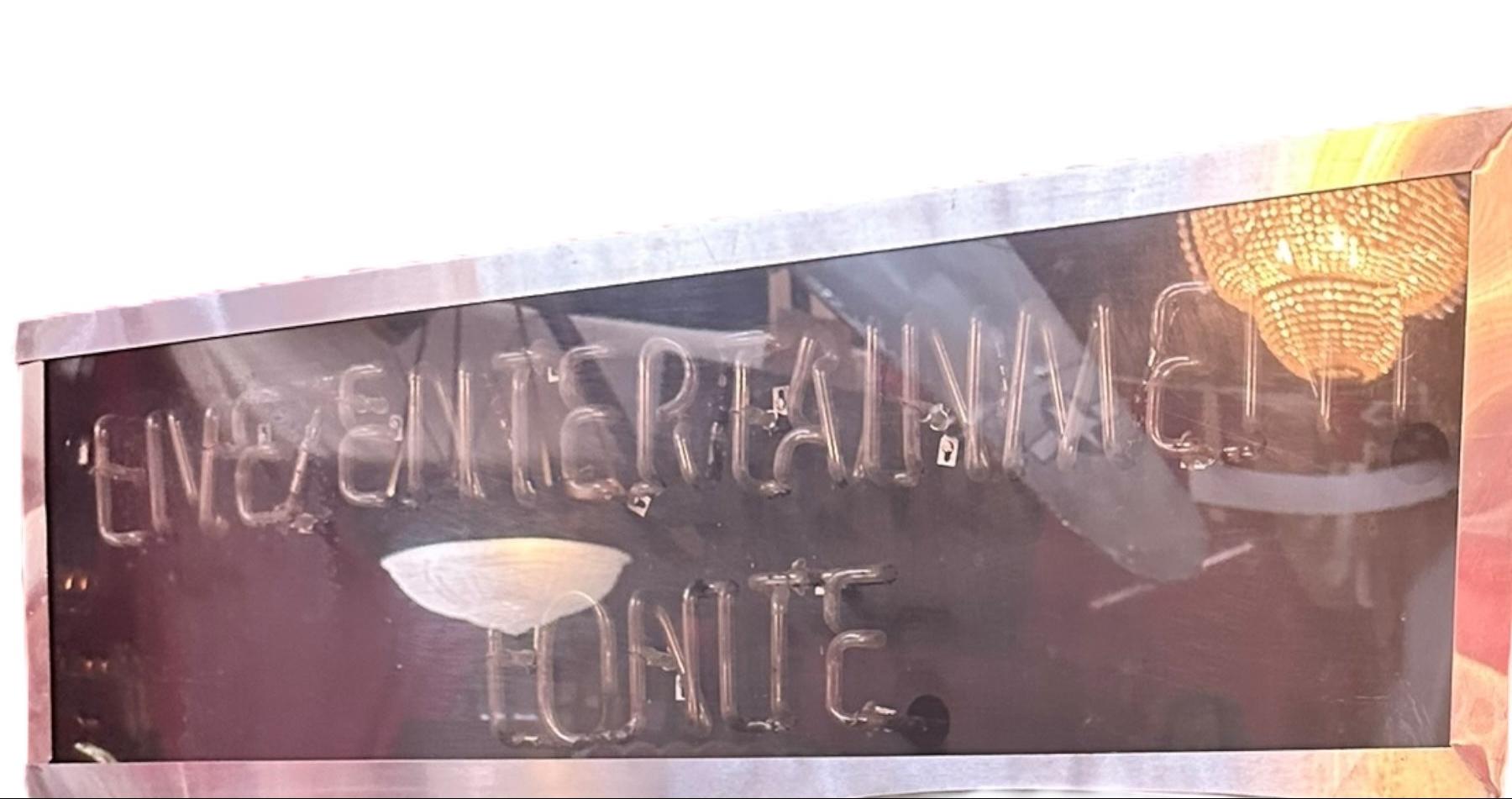 Post-Modern Vintage Red Live Entertainment Tonight Neon Sign For Sale