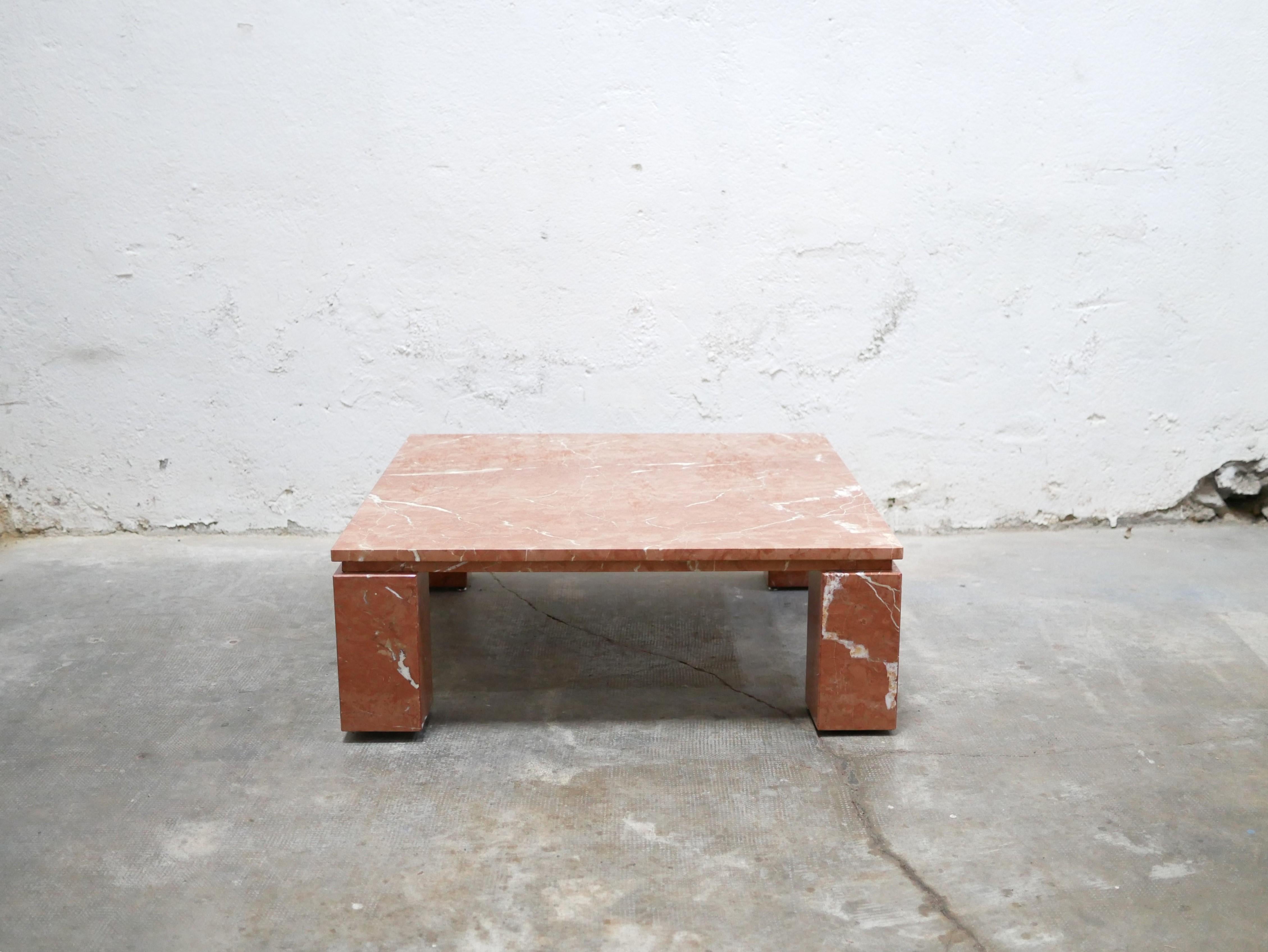 Vintage red marble coffee table For Sale 5