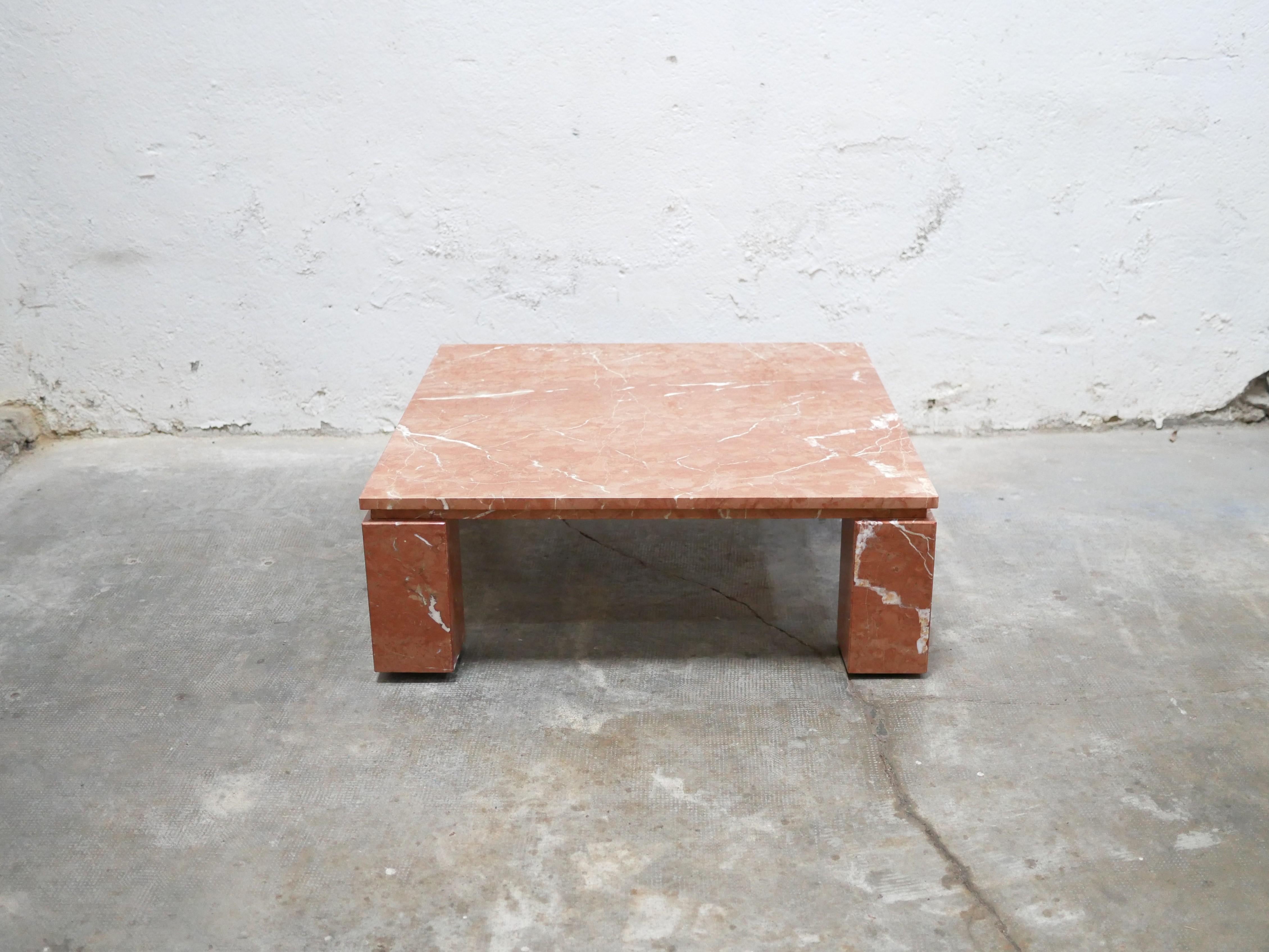 Vintage red marble coffee table For Sale 1