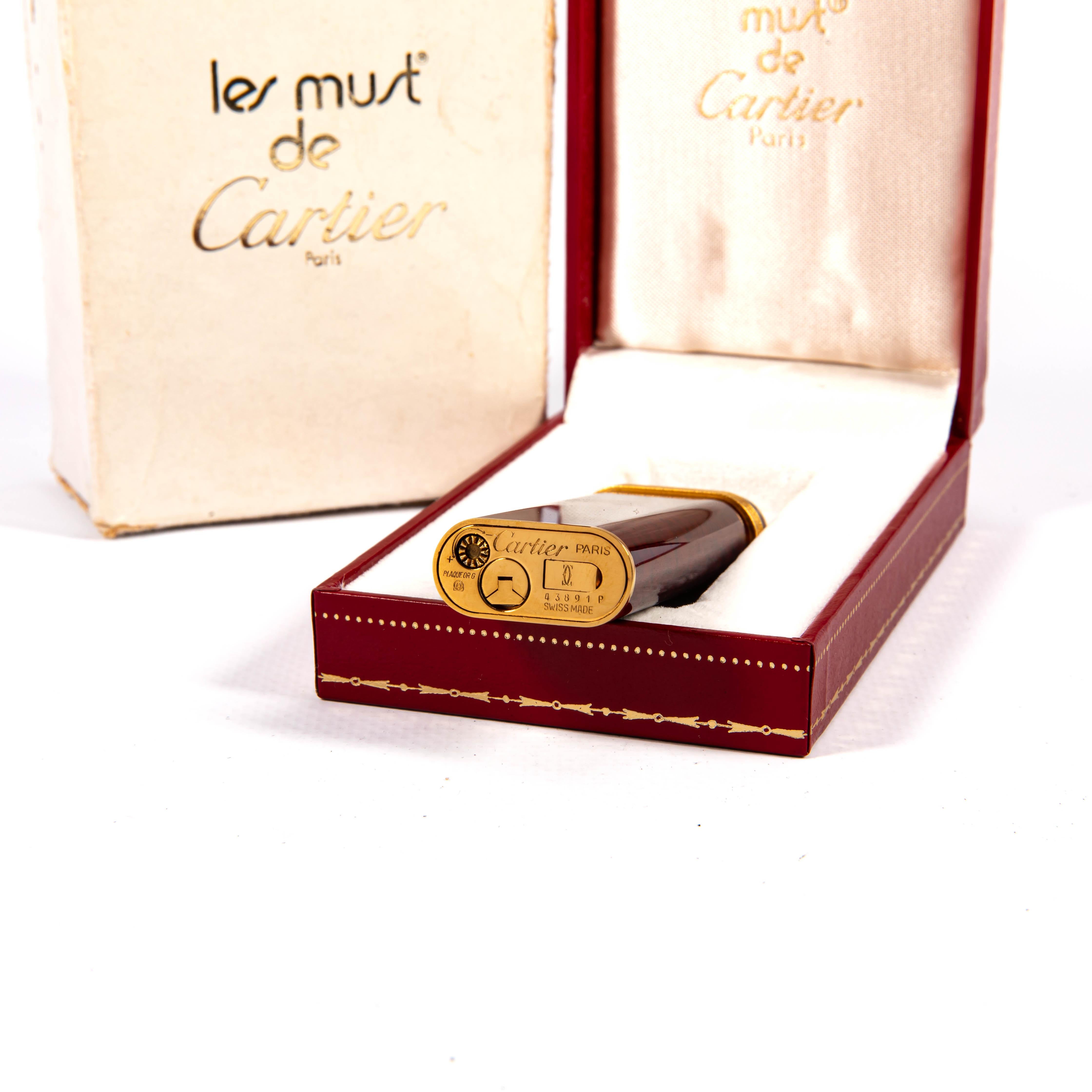 Vintage Red Marble Lacquered CARTIER Les Must Lighter in Box 1990s For Sale 5