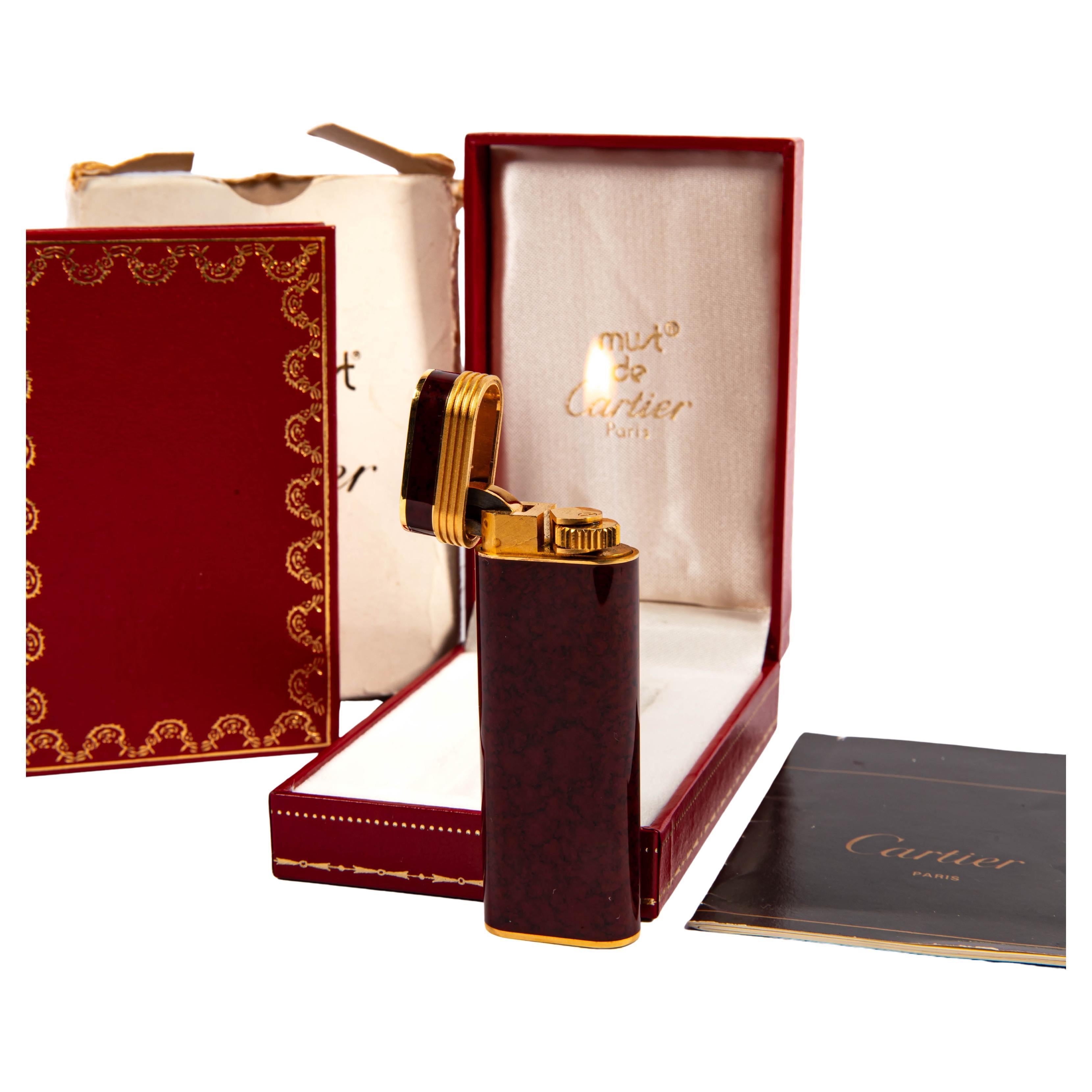 Vintage Red Marble Lacquered CARTIER Les Must Lighter in Box 1990s For Sale