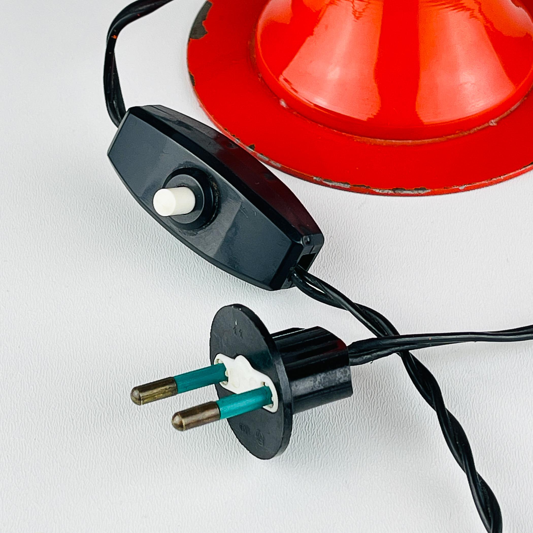 Vintage red metal desk lamp Eyeball Italy 1970s For Sale 1