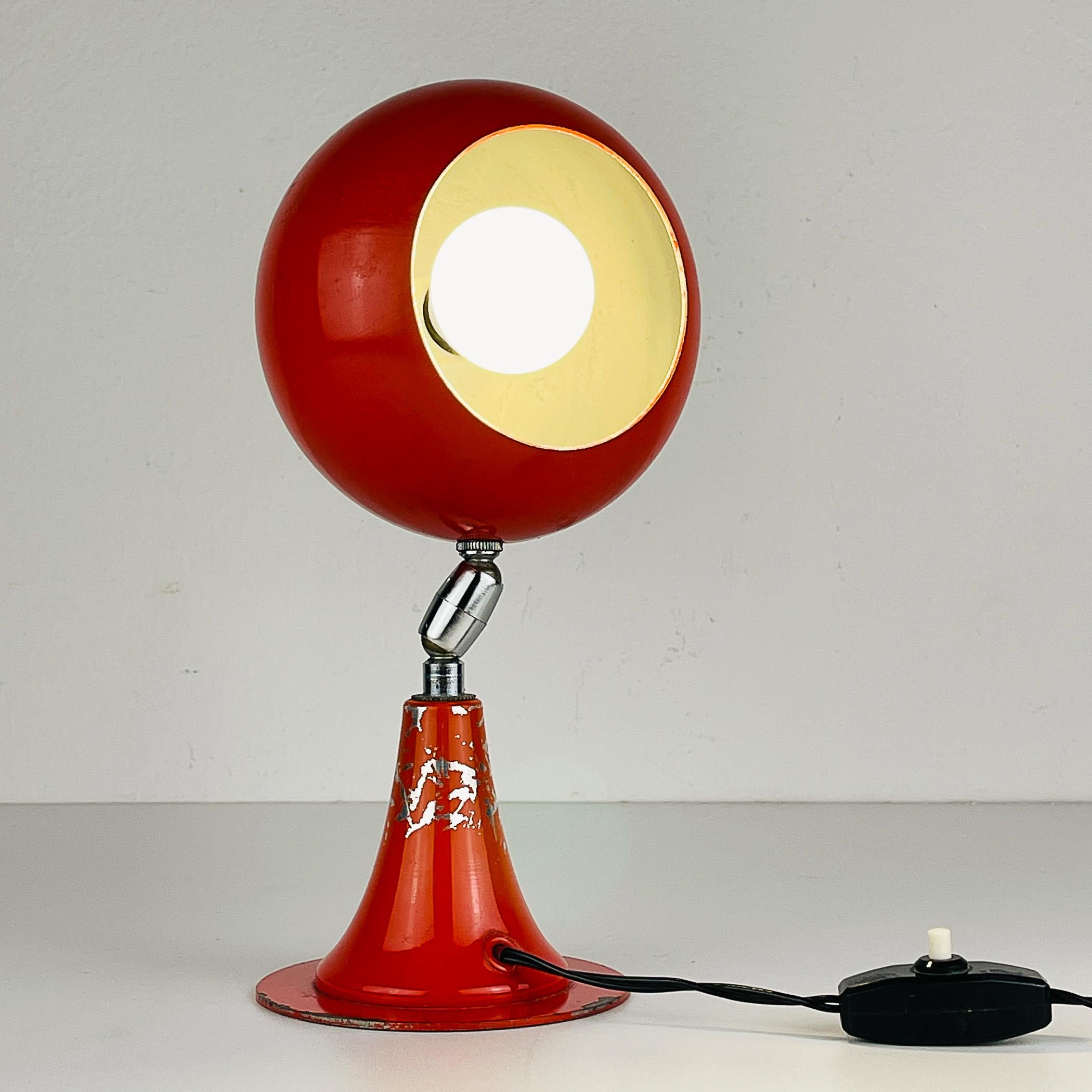 Vintage red metal desk lamp Eyeball Italy 1970s For Sale 2