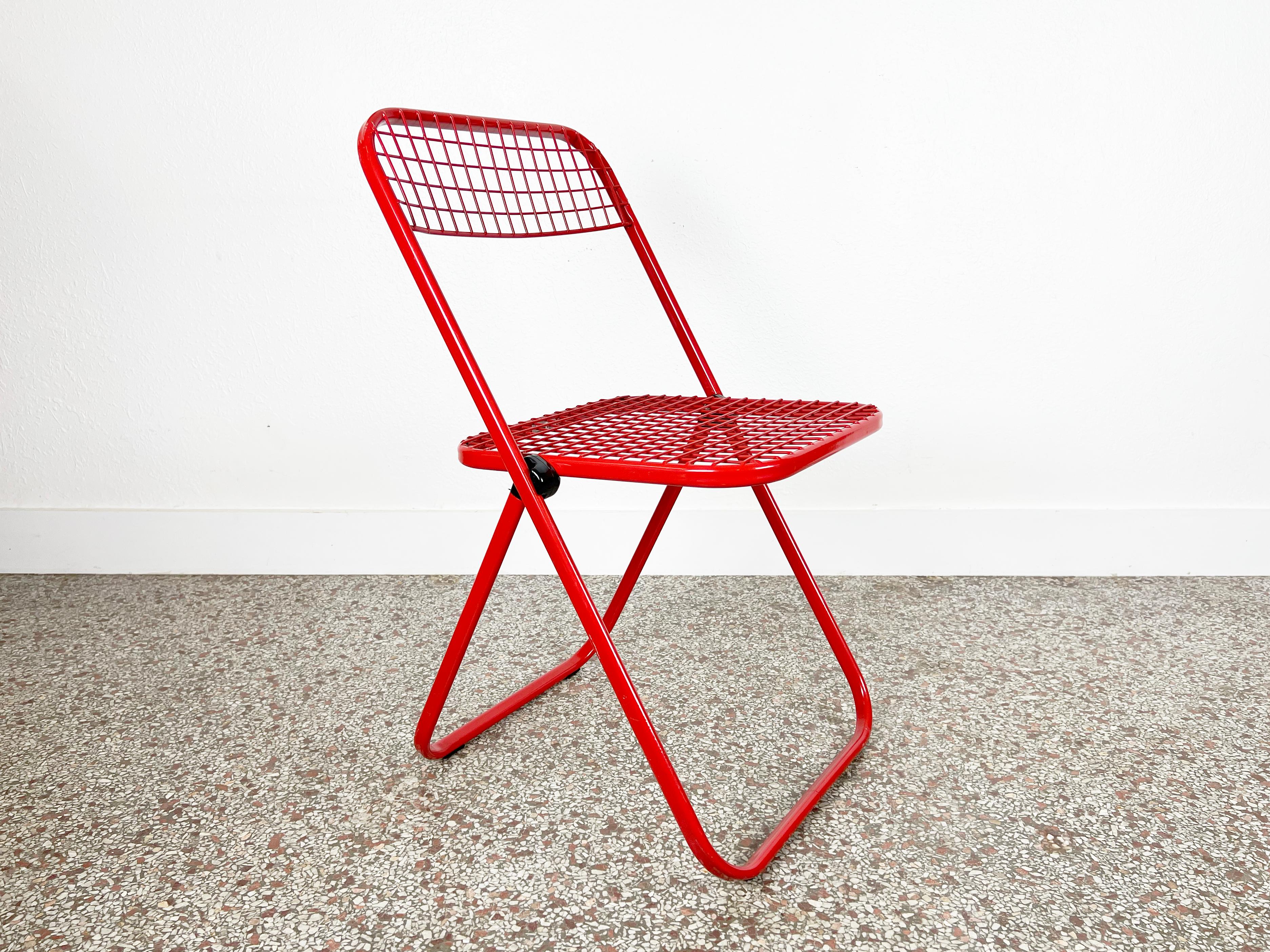 Vintage Red Metal Folding Chair by Talin In Good Condition In Fort Lauderdale, FL