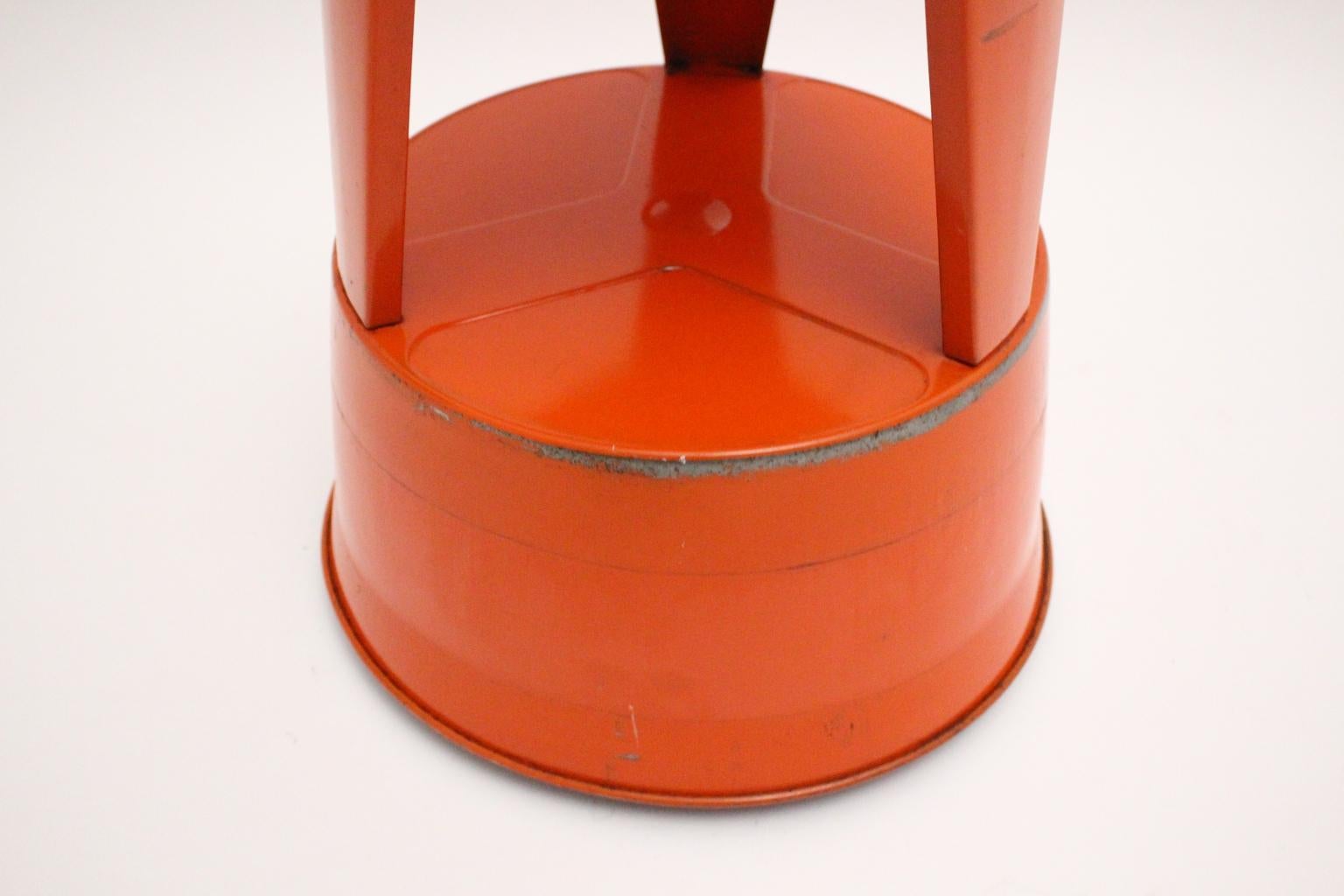 French Vintage Red Metal Kik Step Stool by Marc Adnet, Blanc, Mesnil, France, 1970s For Sale