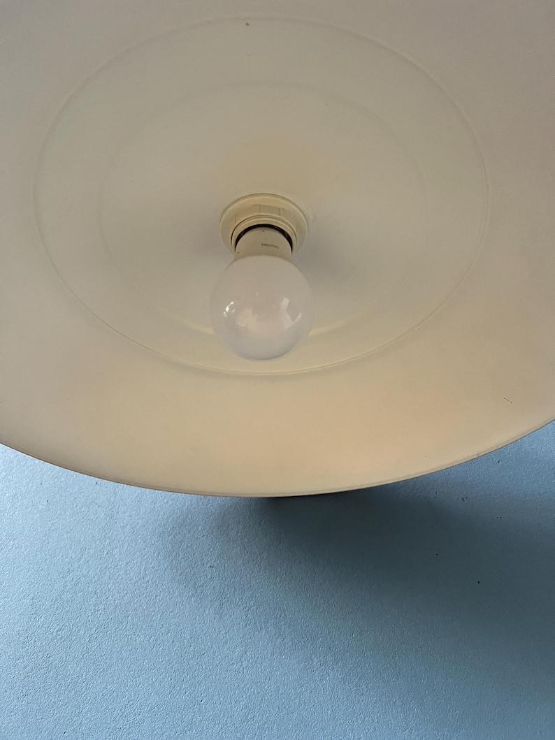 Lampe suspendue de l'ère spatiale rouge, 1970 Excellent état - En vente à ROTTERDAM, ZH
